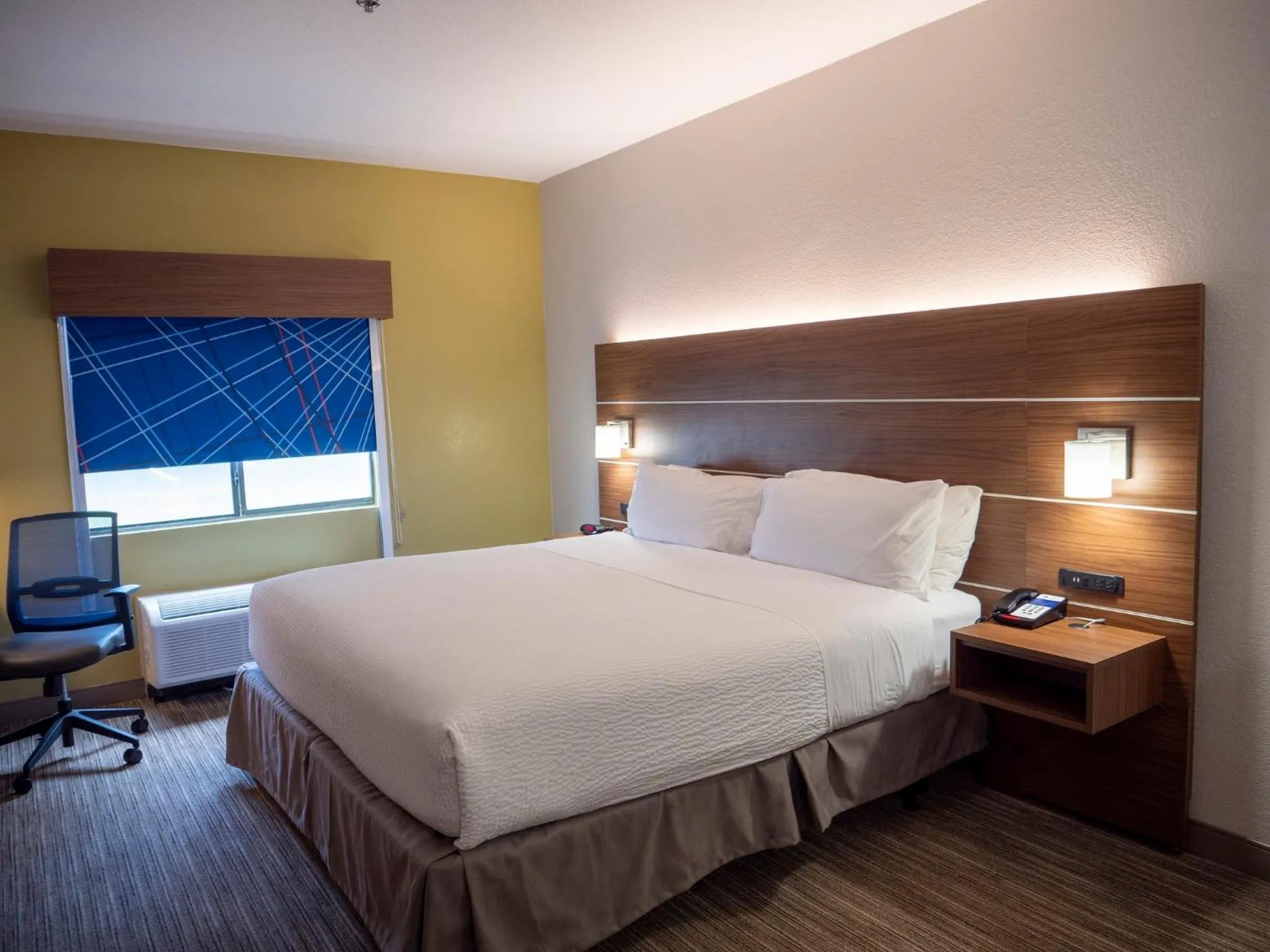 Photo of the whole room, Bed in Holiday Inn Express & Suites Greenville Airport i85 by IHG