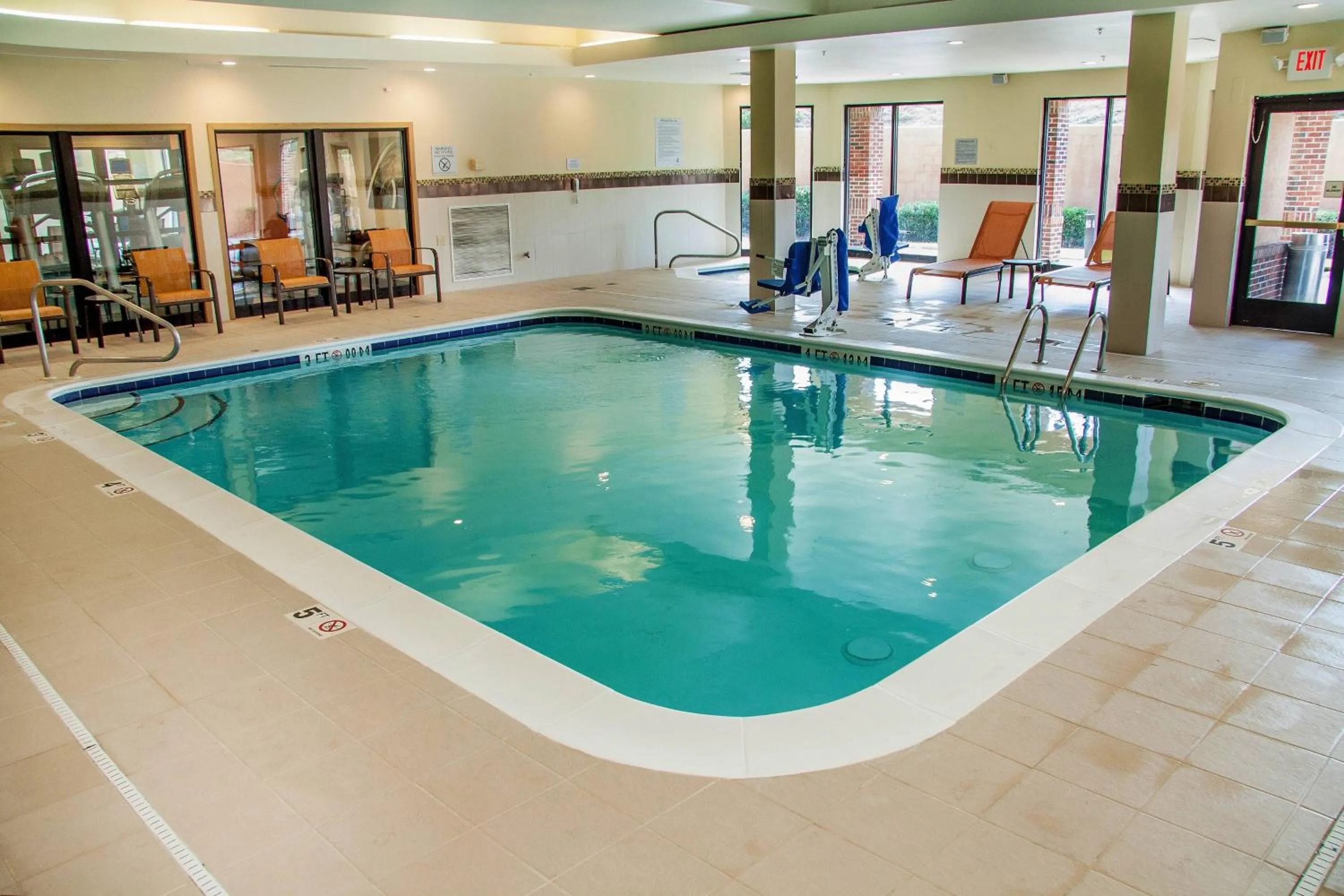 Swimming pool in Courtyard by Marriott Rocky Mount