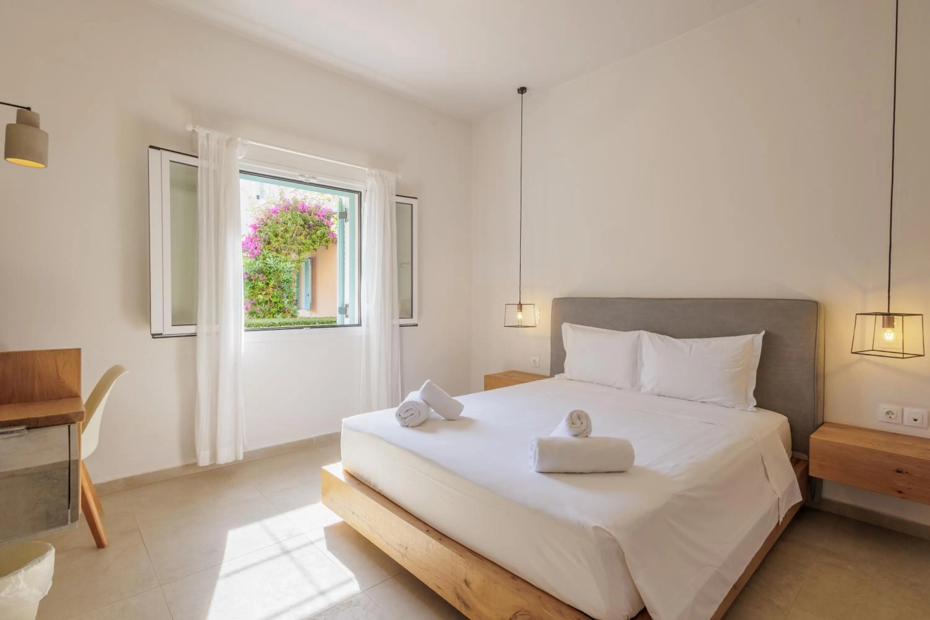 Photo of the whole room, Bed in Satori Boutique Hotel