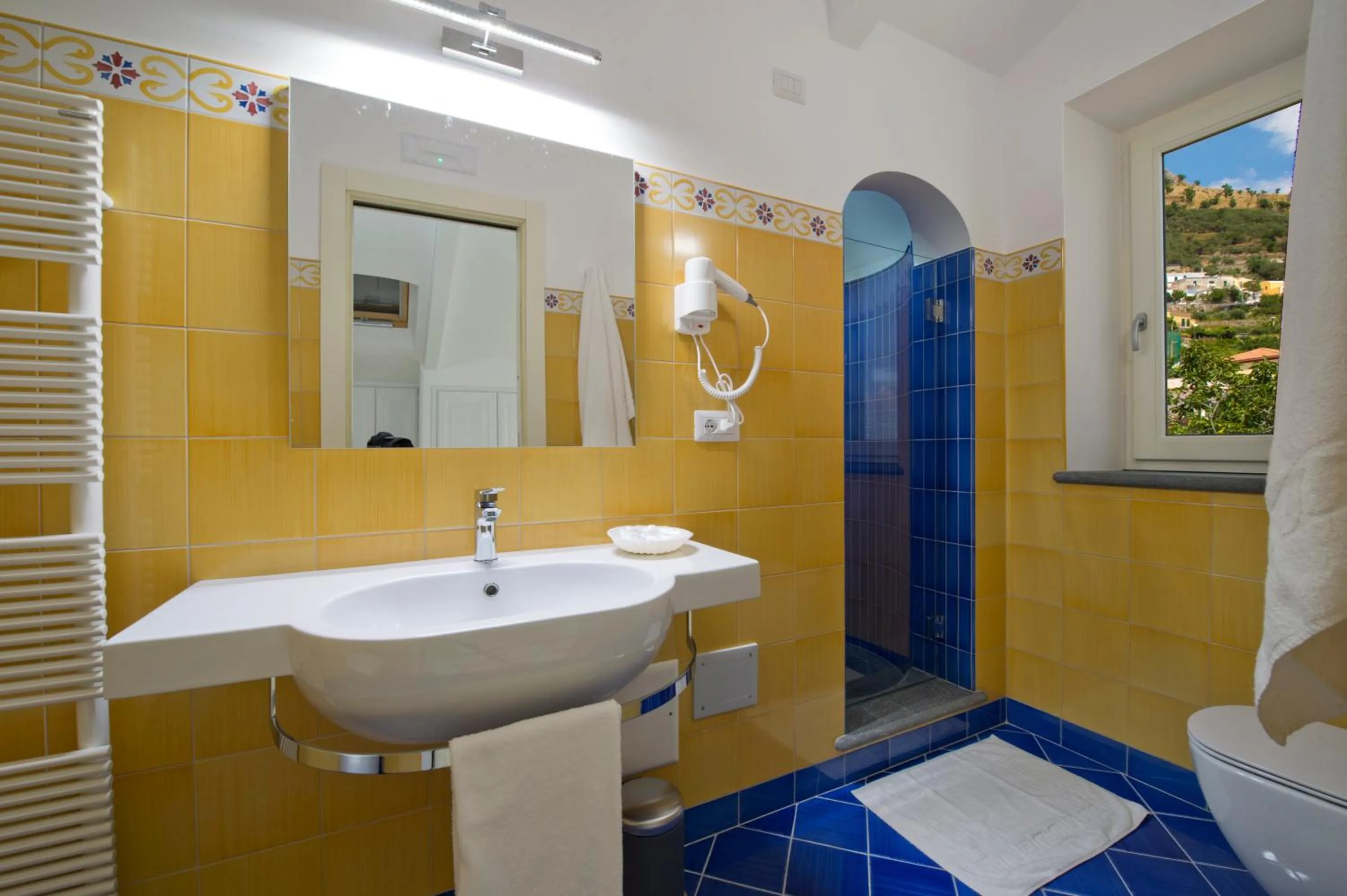 Shower in Albadamare Boutique Hotel