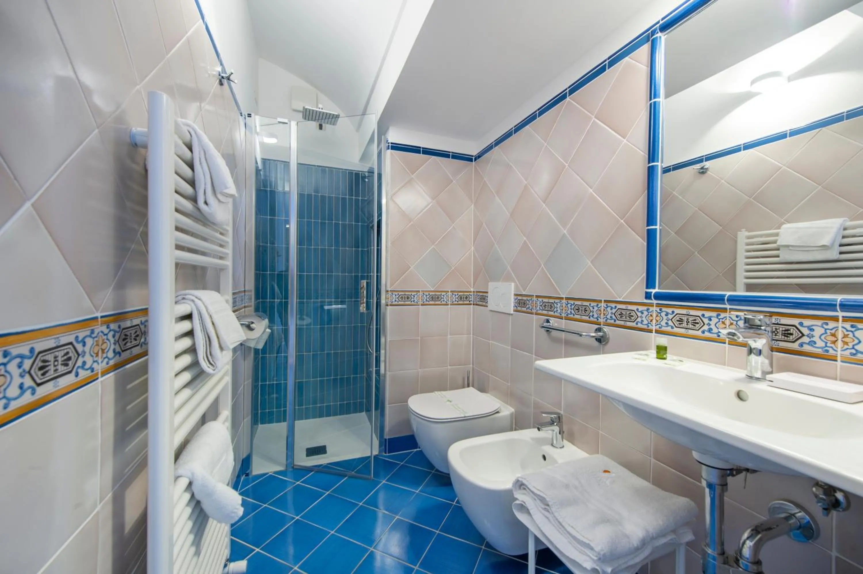 Shower in Albadamare Boutique Hotel