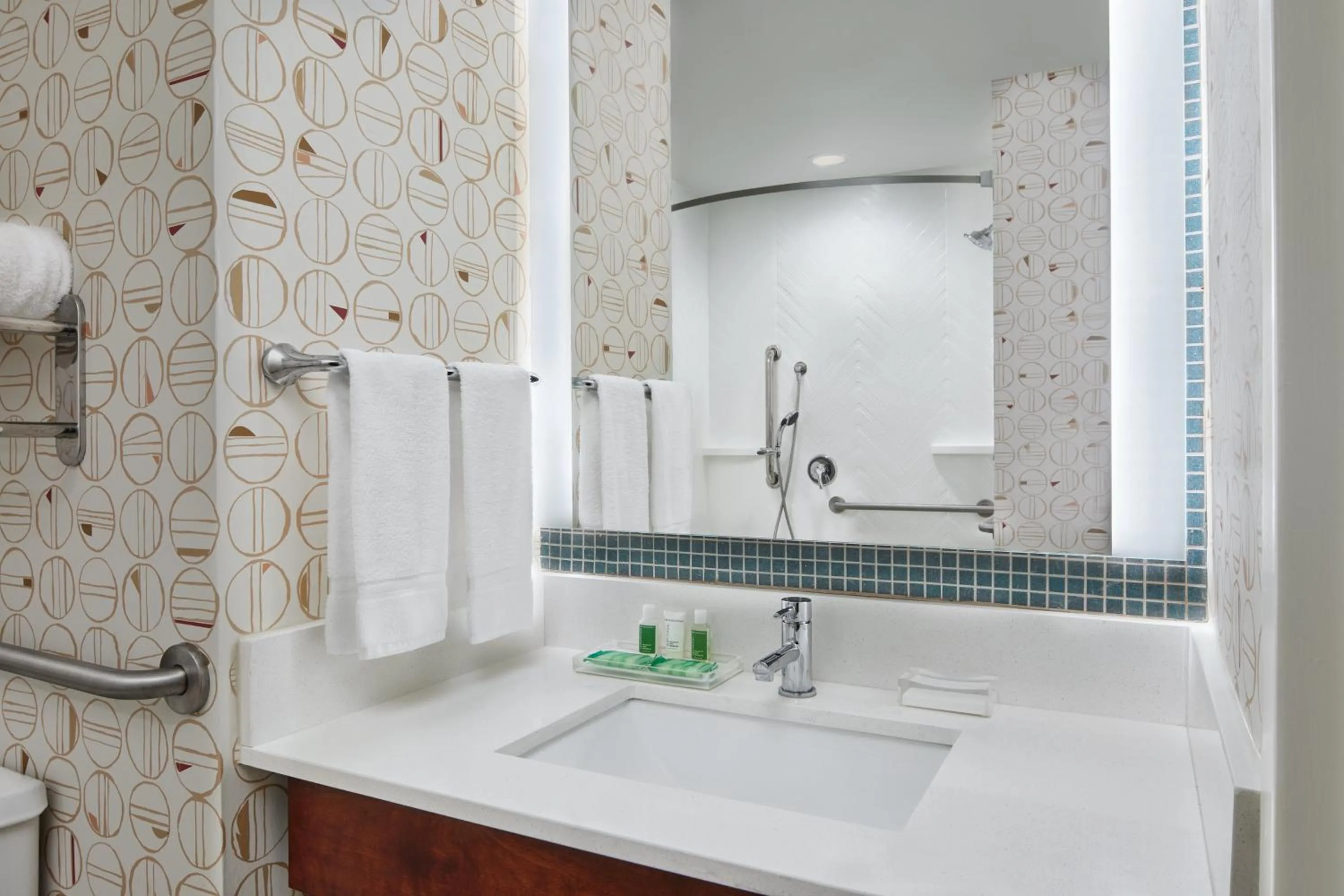 Bathroom in Holiday Inn - Gulfport-Airport by IHG