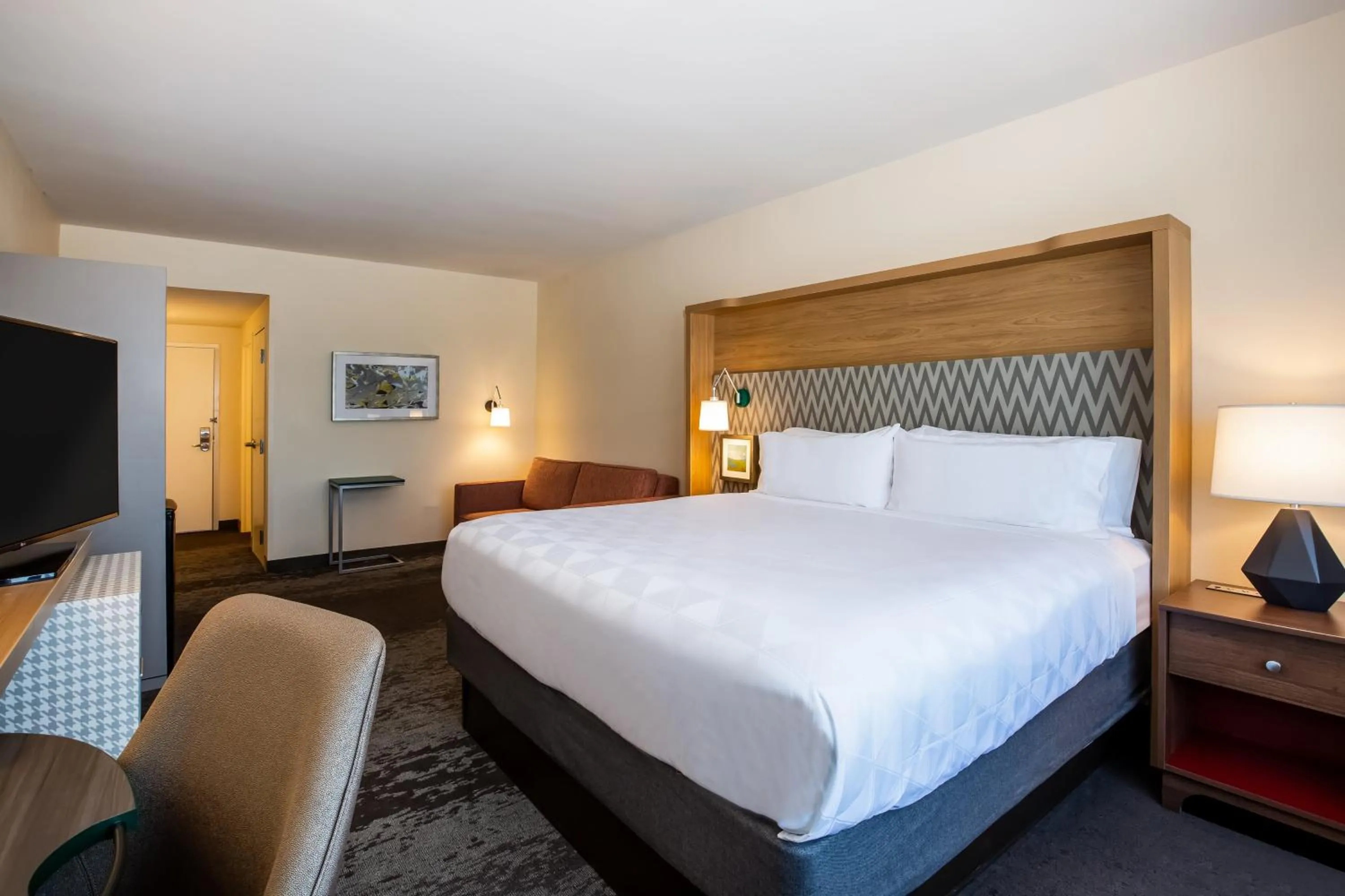 Photo of the whole room, Bed in Holiday Inn - Gulfport-Airport by IHG