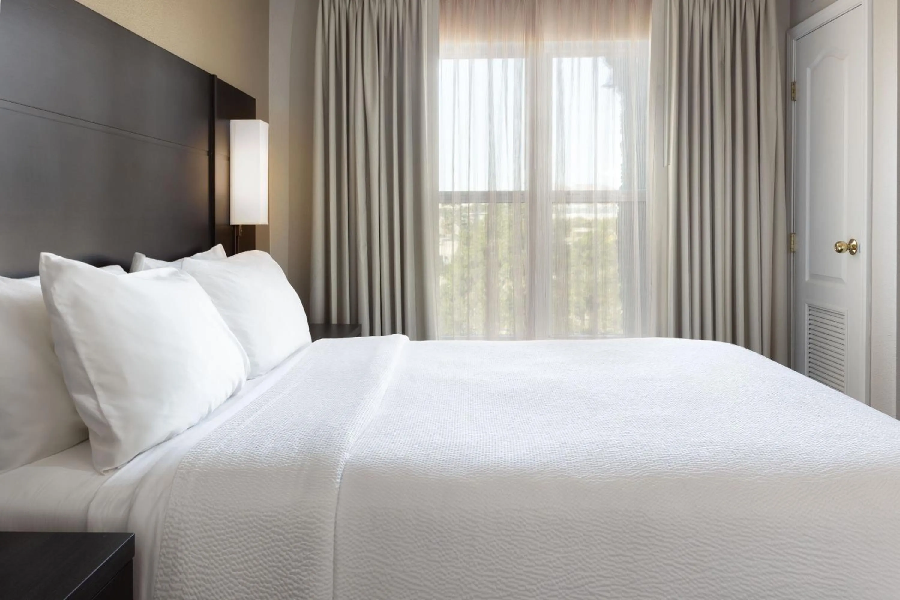 Bedroom, Bed in Residence Inn by Marriott Corona Riverside