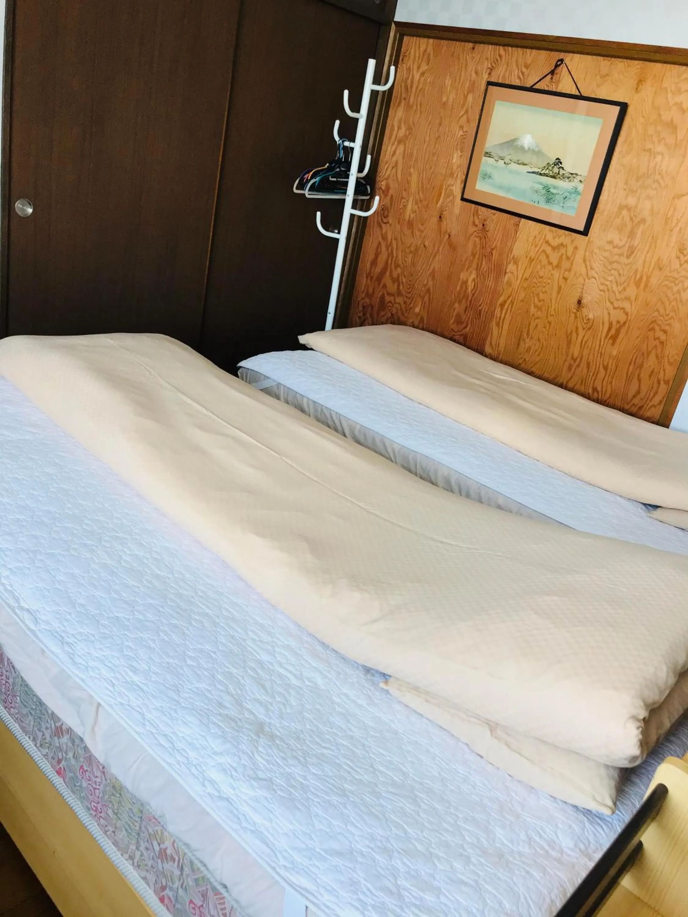 Bed in Minshuku Kaikeibo