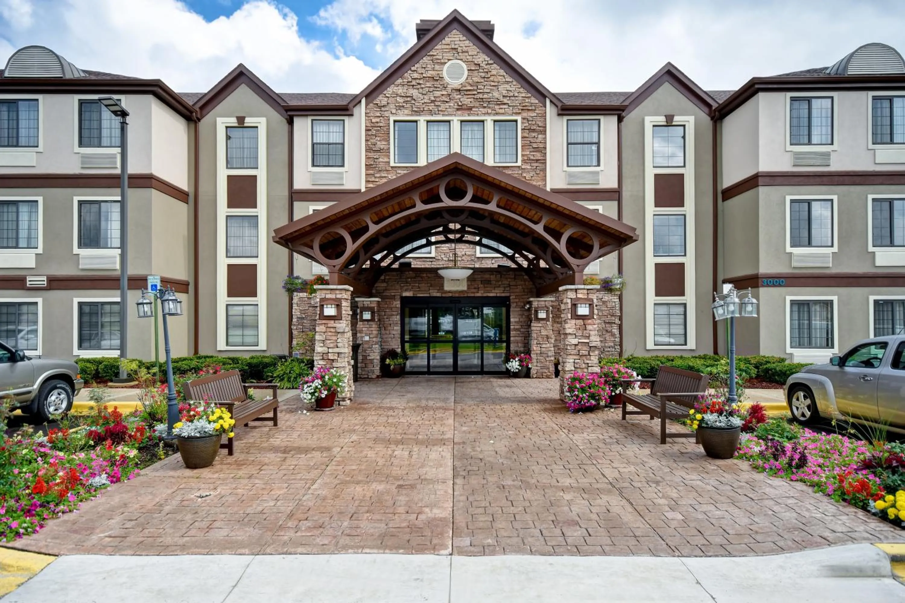 Property building in Staybridge Suites Grand Rapids-Kentwood by IHG