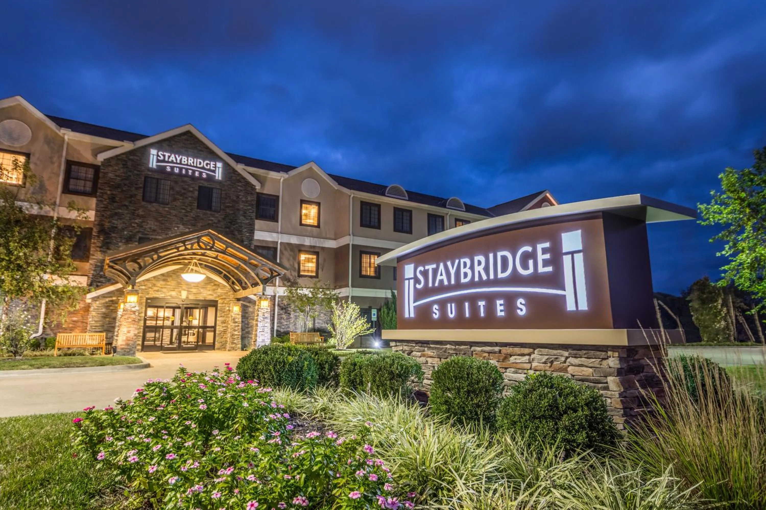 Property building in Staybridge Suites - Kansas City-Independence by IHG