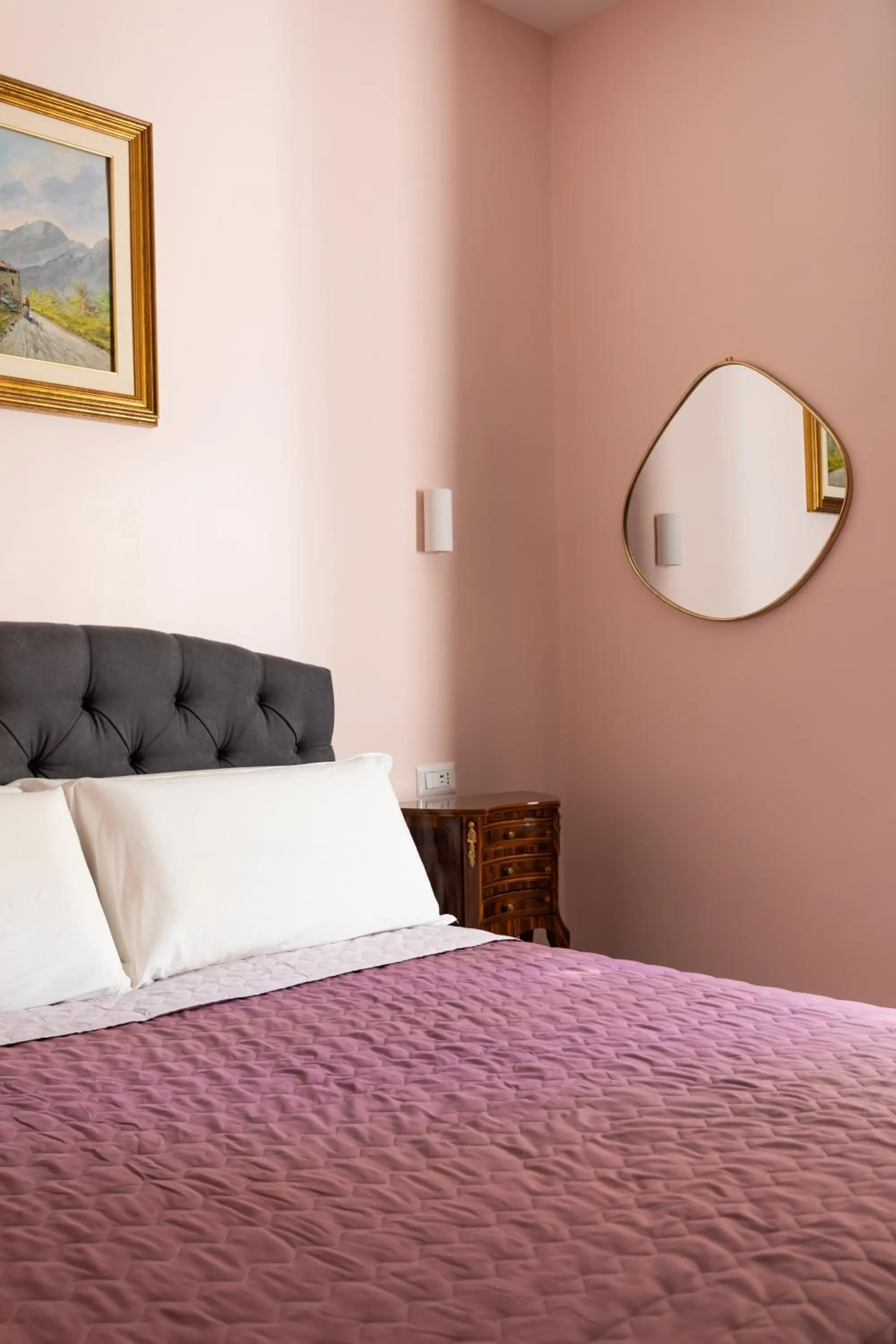 Bed in Queen Meg Roma