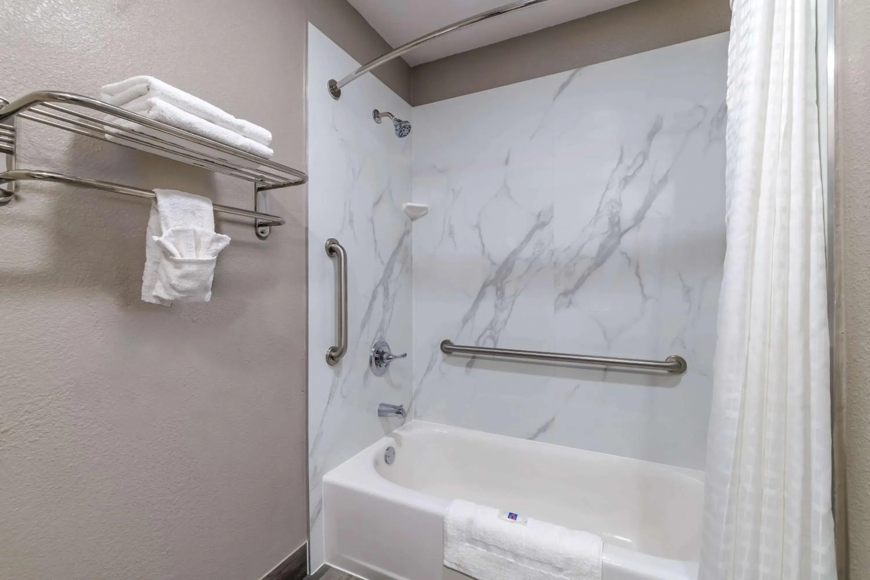 King Room - Disability Access - Non-Smoking in Motel 6-Brenham, TX King Room - Disability Access - Non-Smoking in Motel 6-Brenham, TX