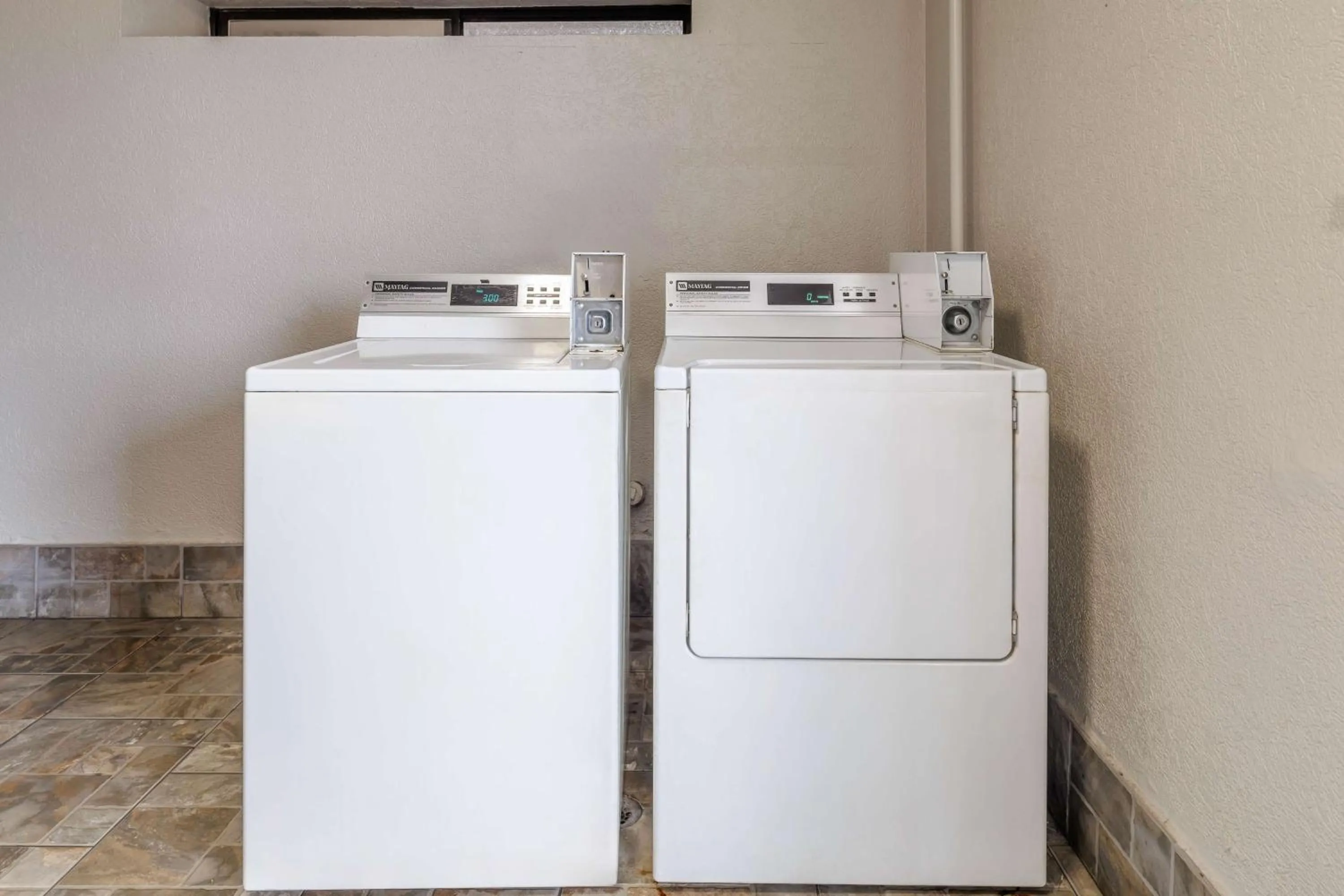 Property building in Motel 6-Brenham, TX