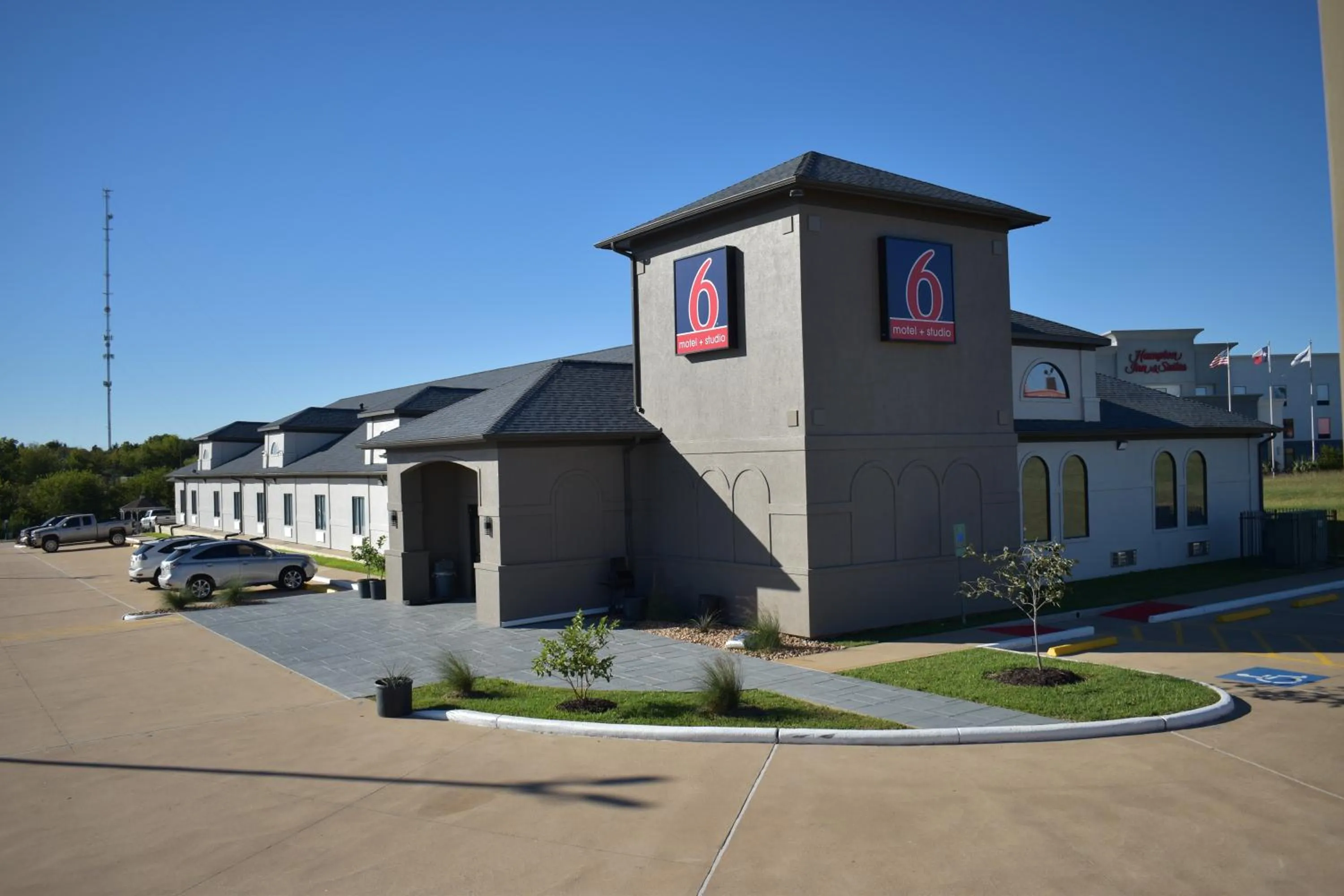 Property building in Motel 6-Brenham, TX
