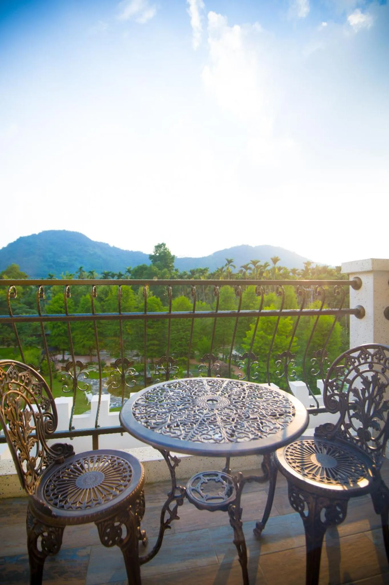 Day in Saint Paul Villa