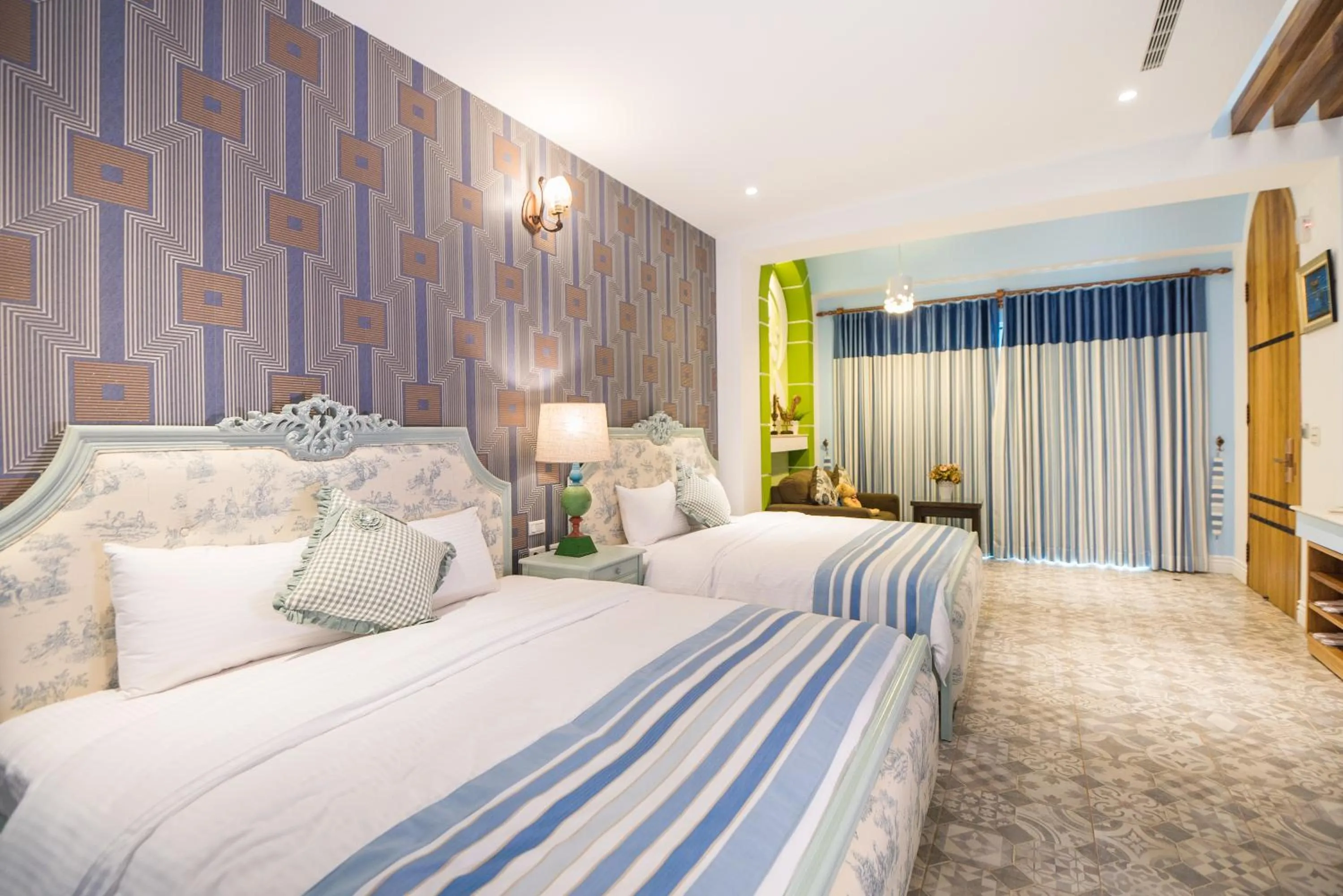 Bed in Saint Paul Villa