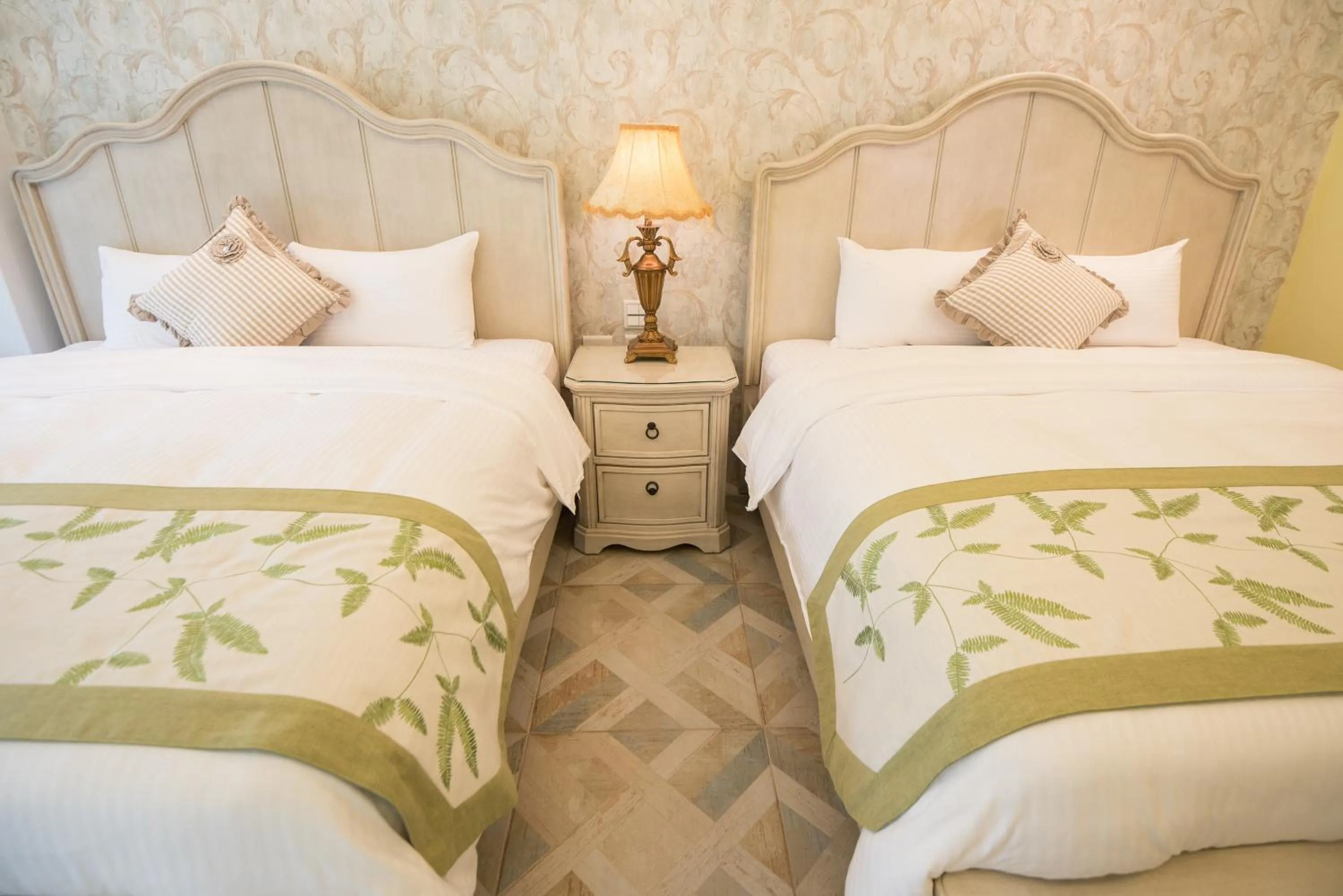 Bed in Saint Paul Villa