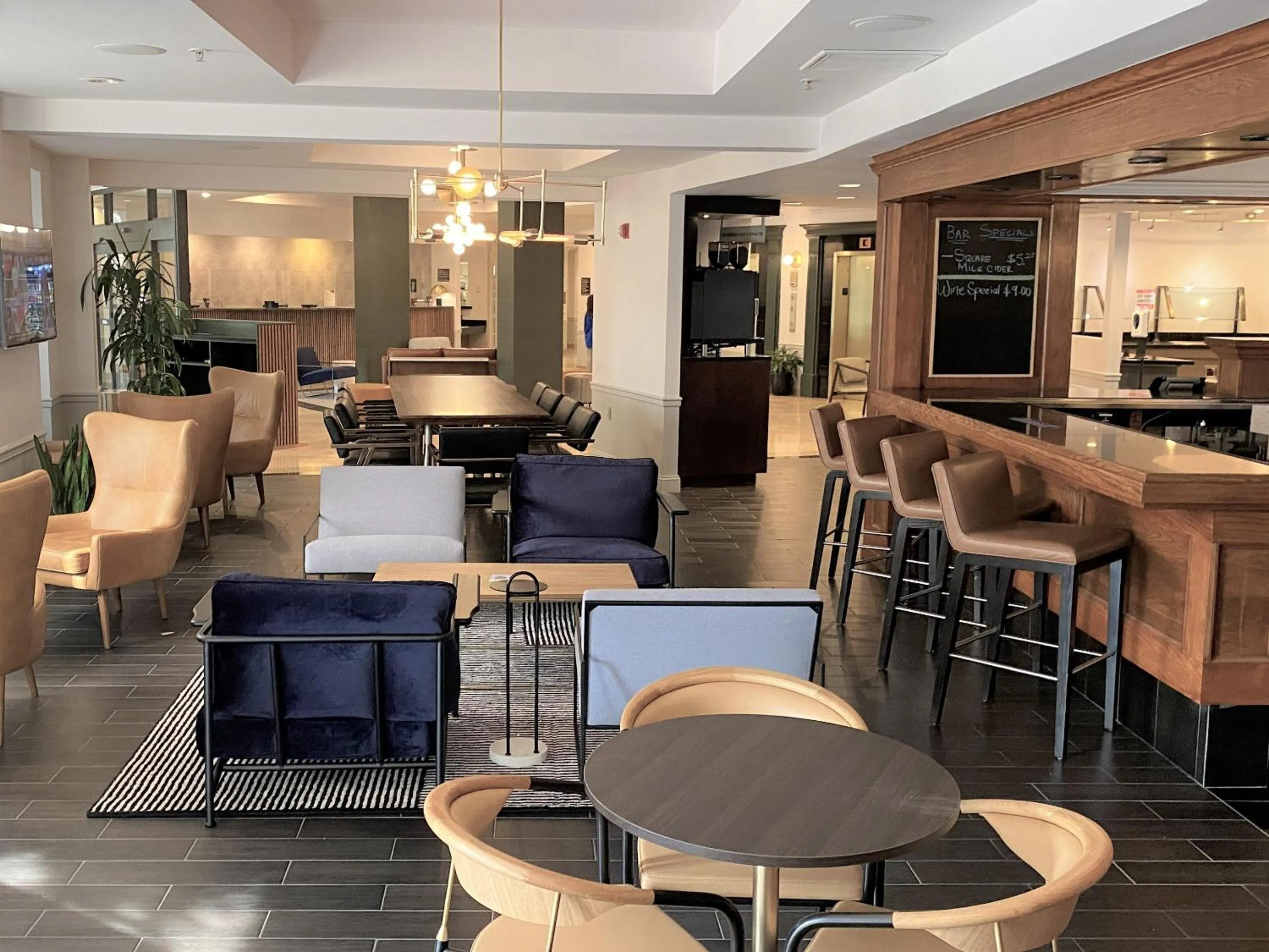 Lounge or bar in Crowne Plaza Hotel Portland-Downtown Convention Center by IHG