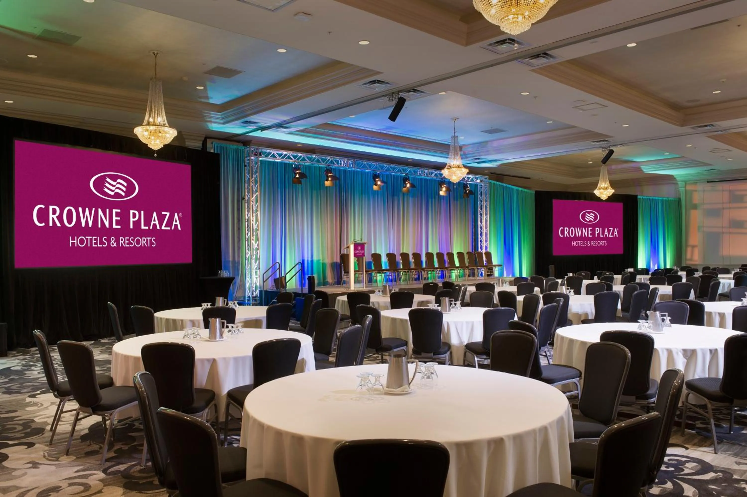 Meeting/conference room in Crowne Plaza Hotel Portland-Downtown Convention Center by IHG