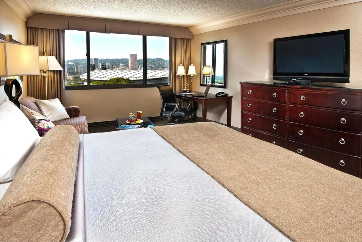 Photo of the whole room, Bed in Crowne Plaza Hotel Portland-Downtown Convention Center by IHG