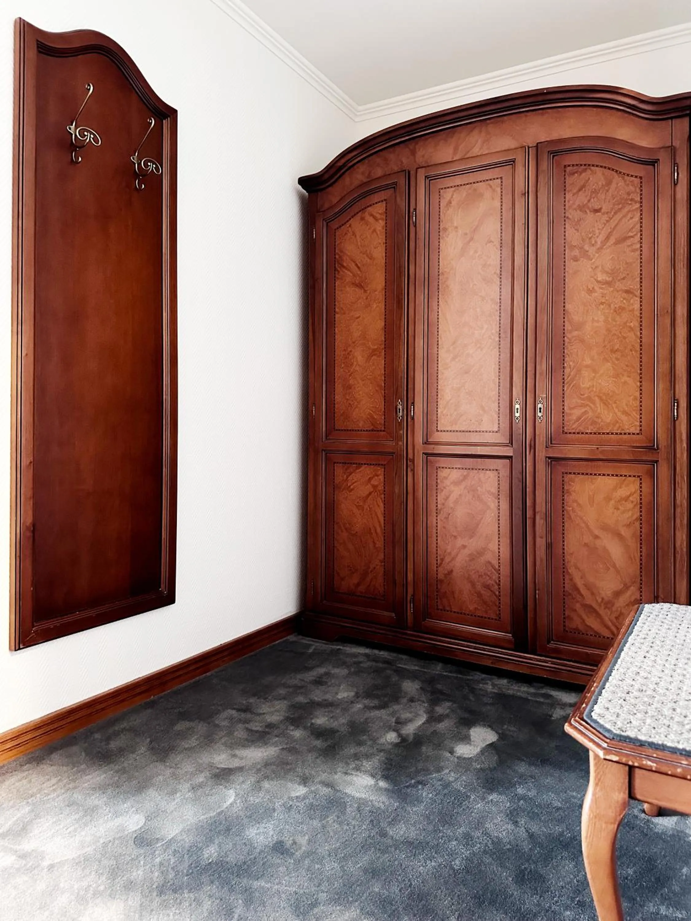 wardrobe in Hotel Szydłowski