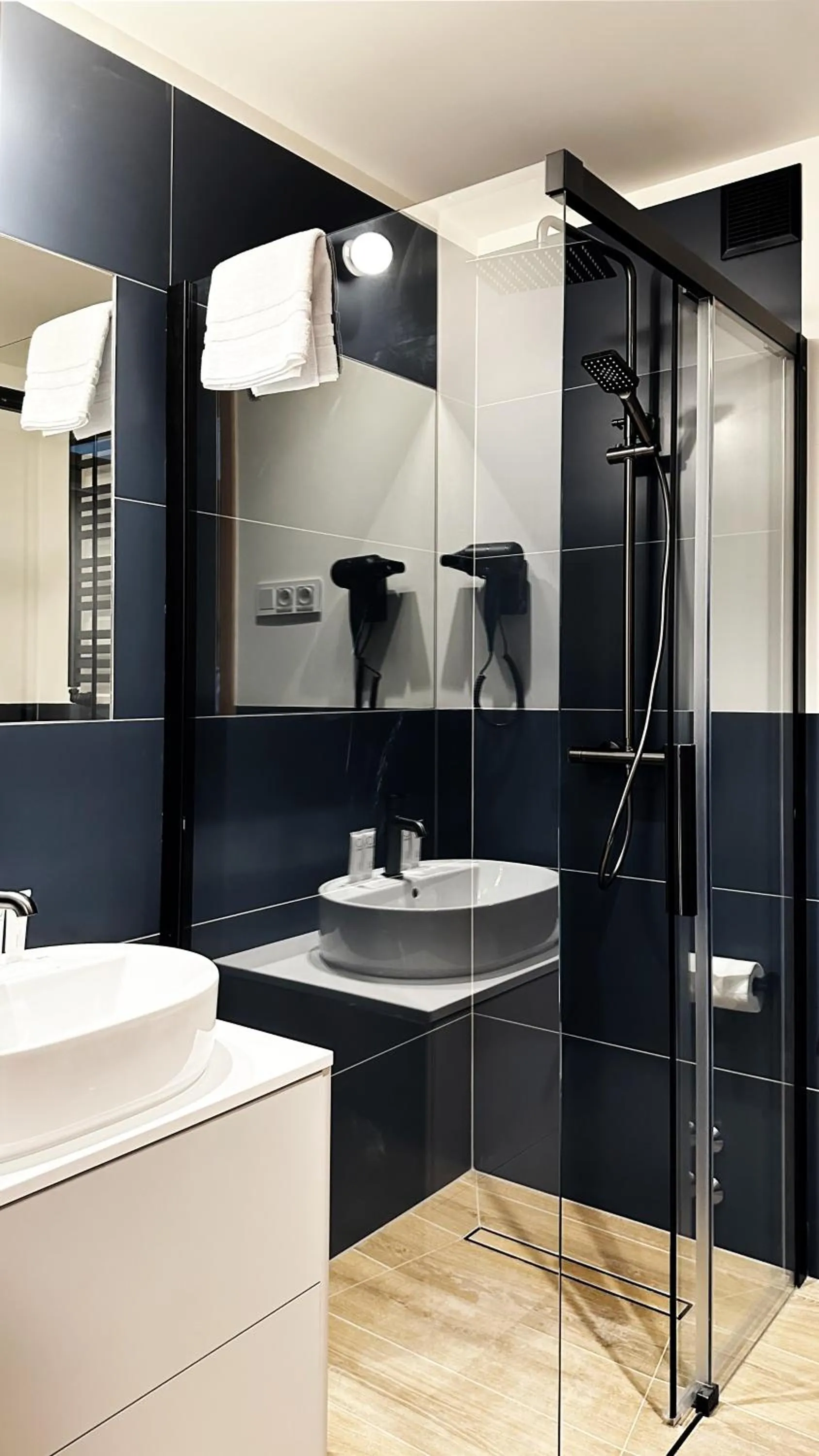 Shower in Hotel Szydłowski