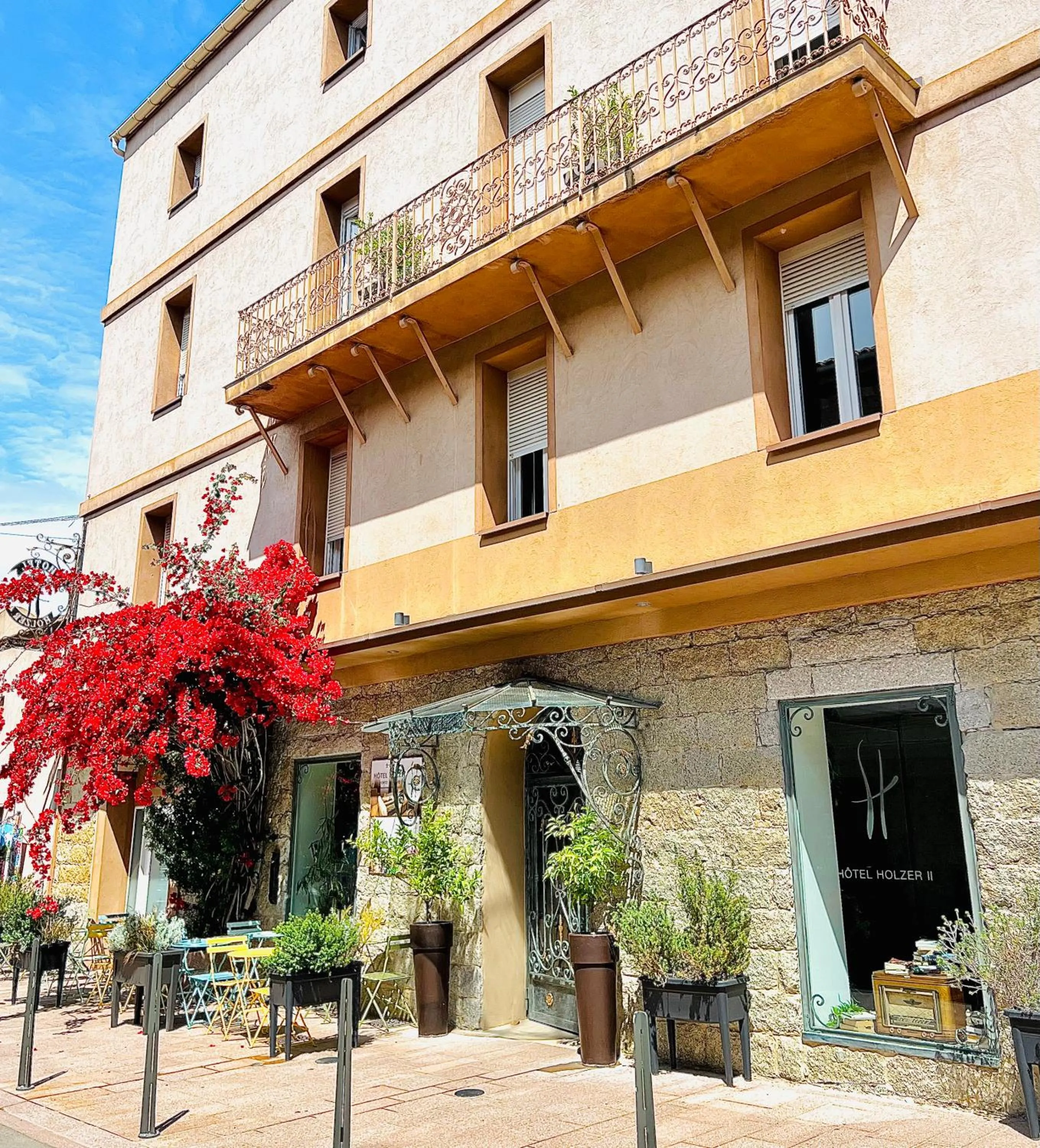 Facade/entrance in Holzer II