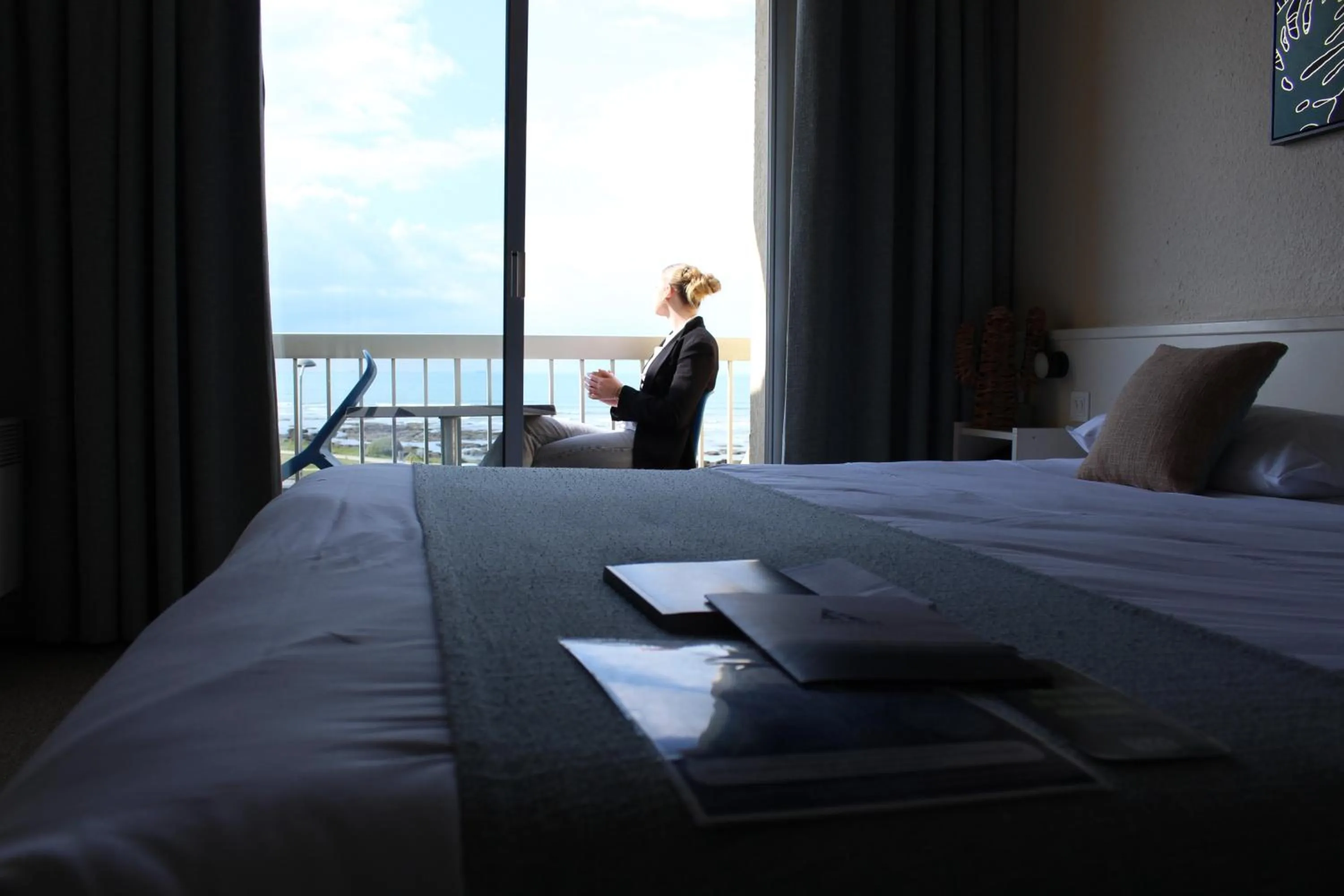 View (from property/room), Bed in Logis Hôtel Le Calluna Restaurant La Flottille