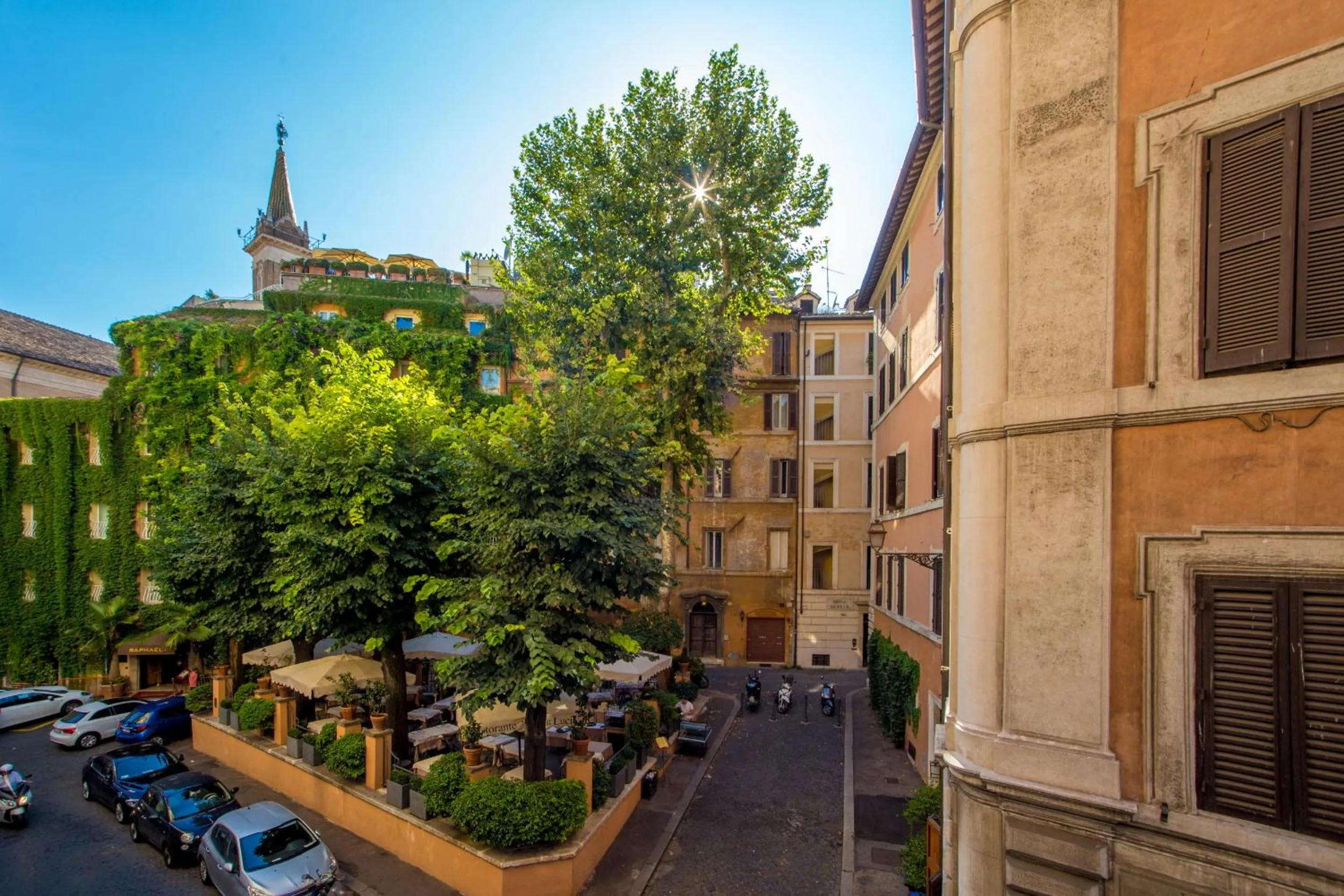 Property building in Rome Visits