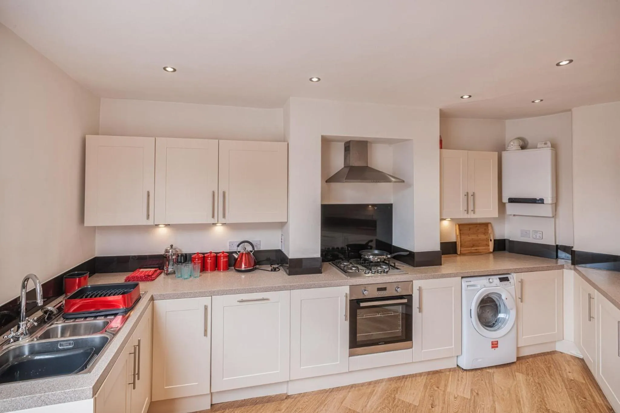 Kitchen or kitchenette in Town Centre Apartment Perfect Location with on-street parking