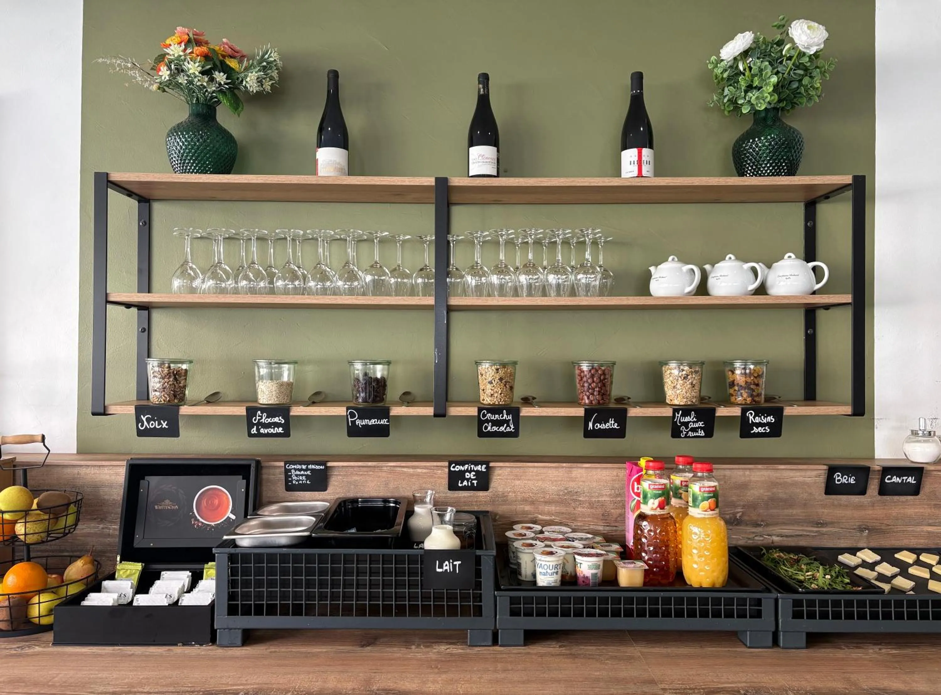 Breakfast in Cit'hôtel Le Chris'tel hôtel et restaurant