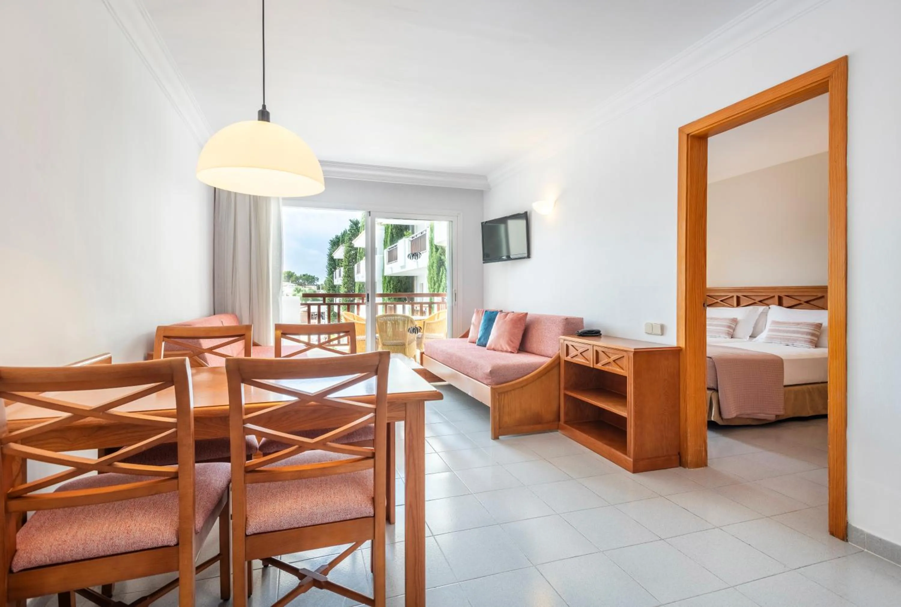 Photo of the whole room, Bed in Inturotel Esmeralda Garden