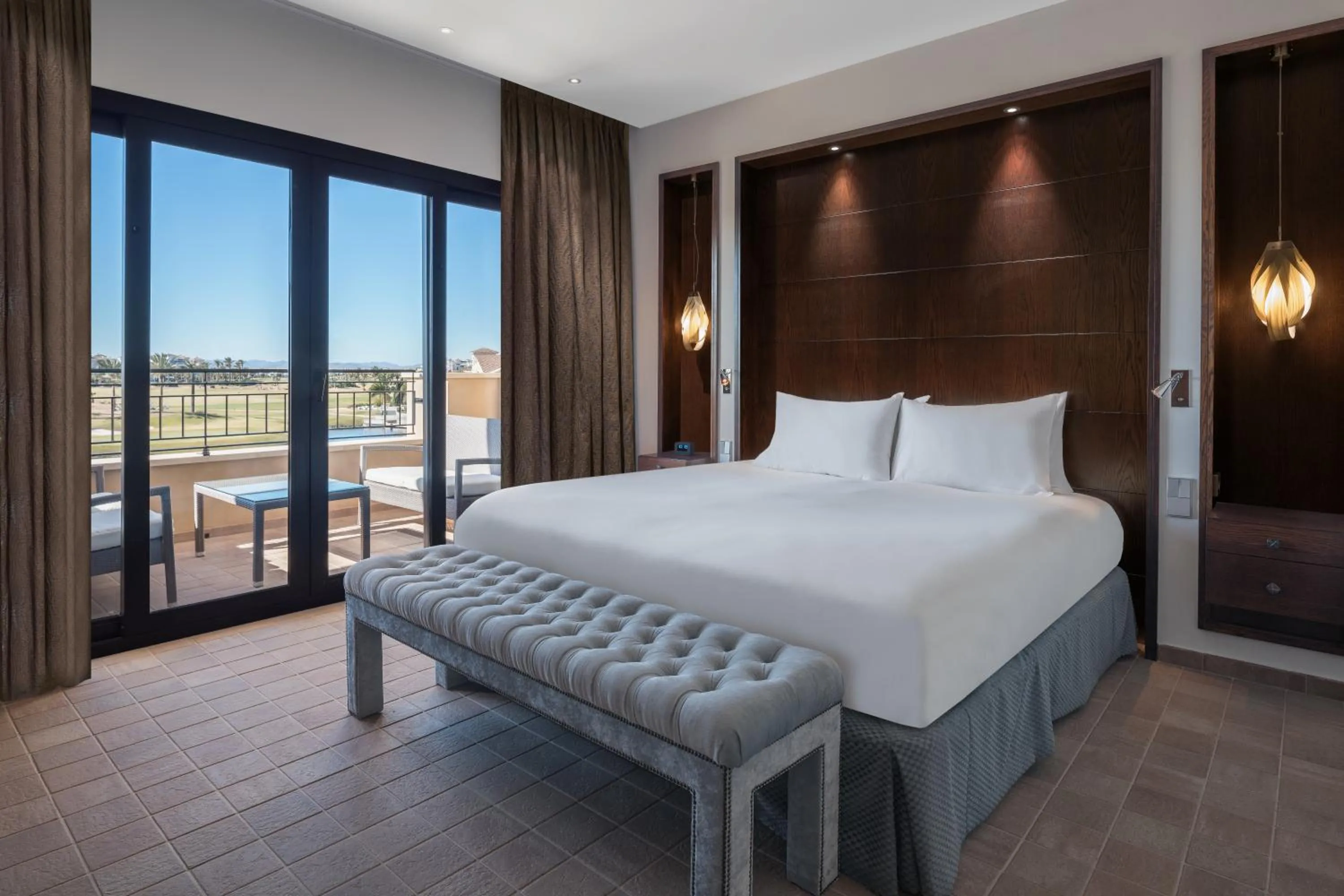 Bed in Doubletree By Hilton La Torre Golf Resort