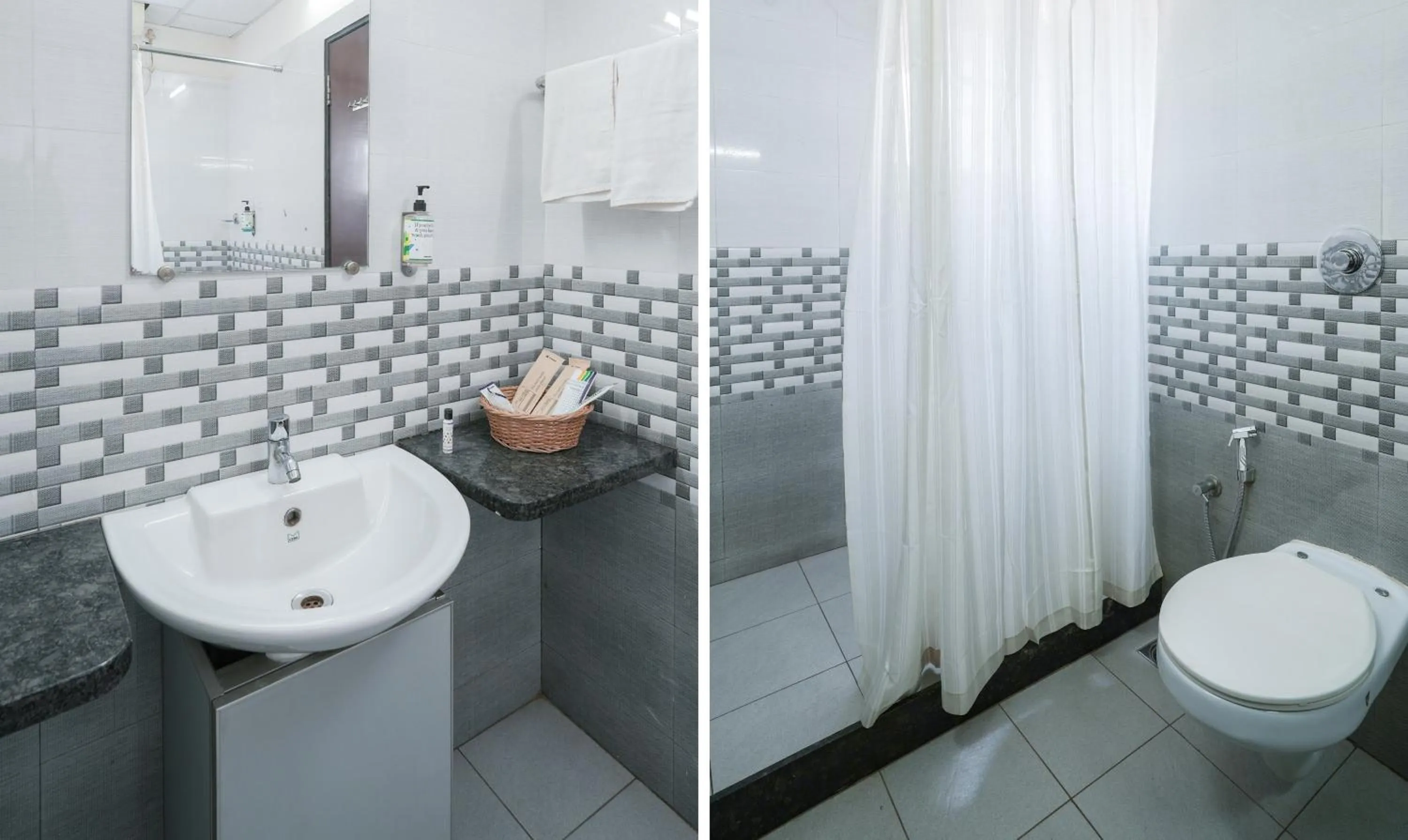 Bathroom in Treebo Pappilon Palace - PVS Circle