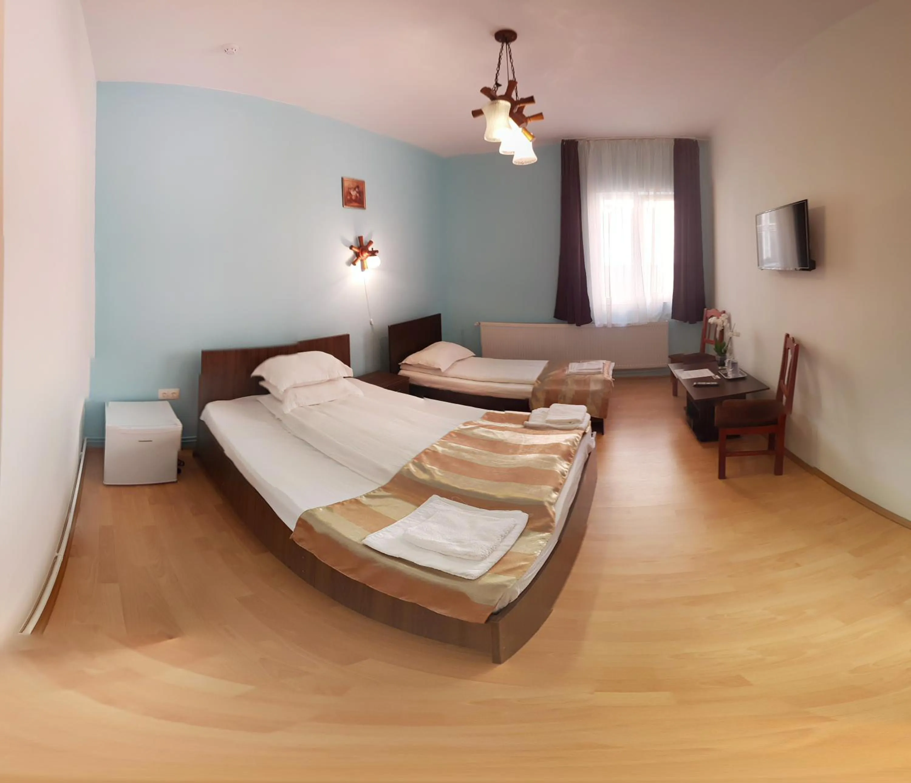 Property building, Bed in Pensiunea Muresul