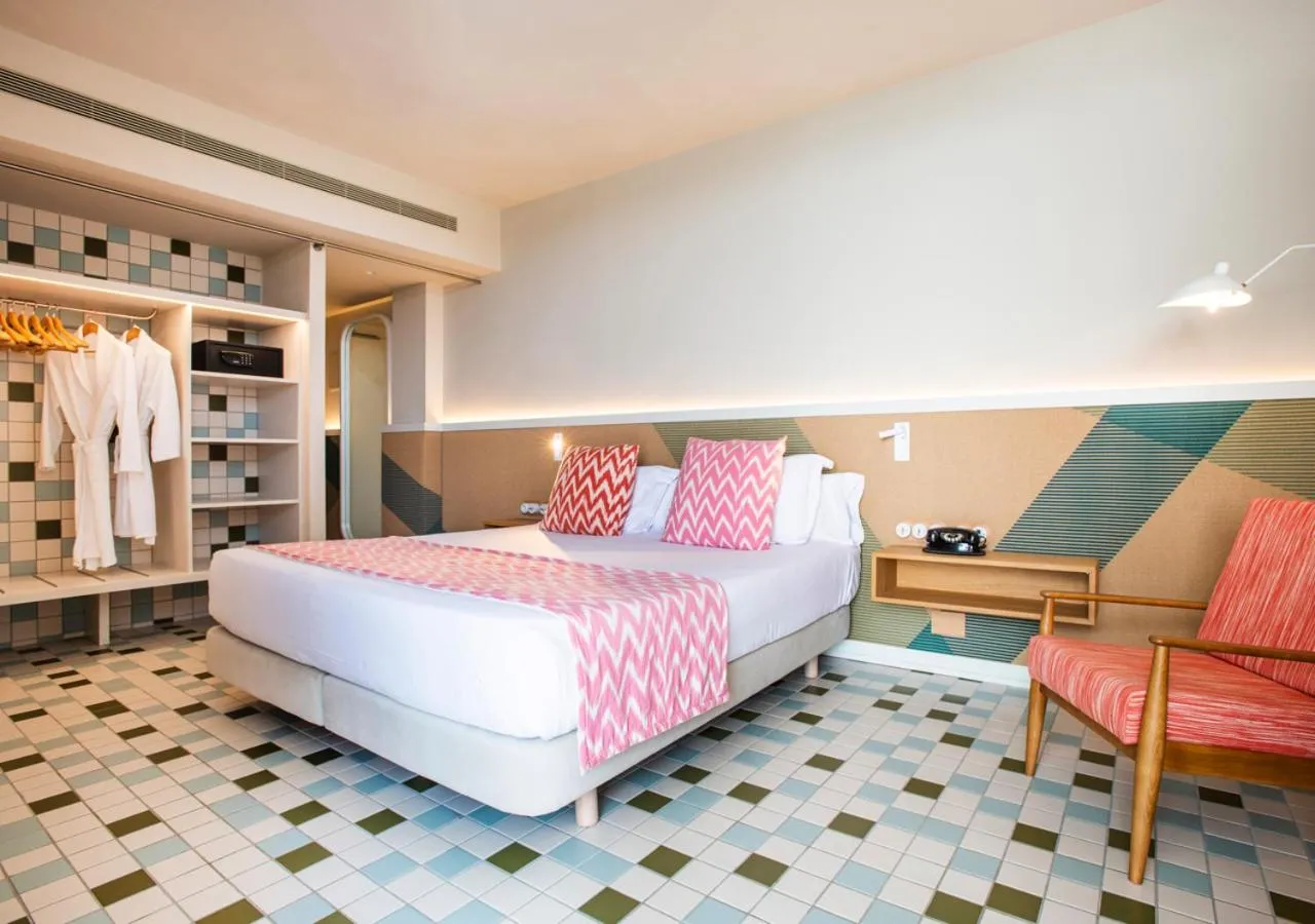 Photo of the whole room, Bed in Inturotel Cala Esmeralda Beach Hotel & Spa - Adults Only