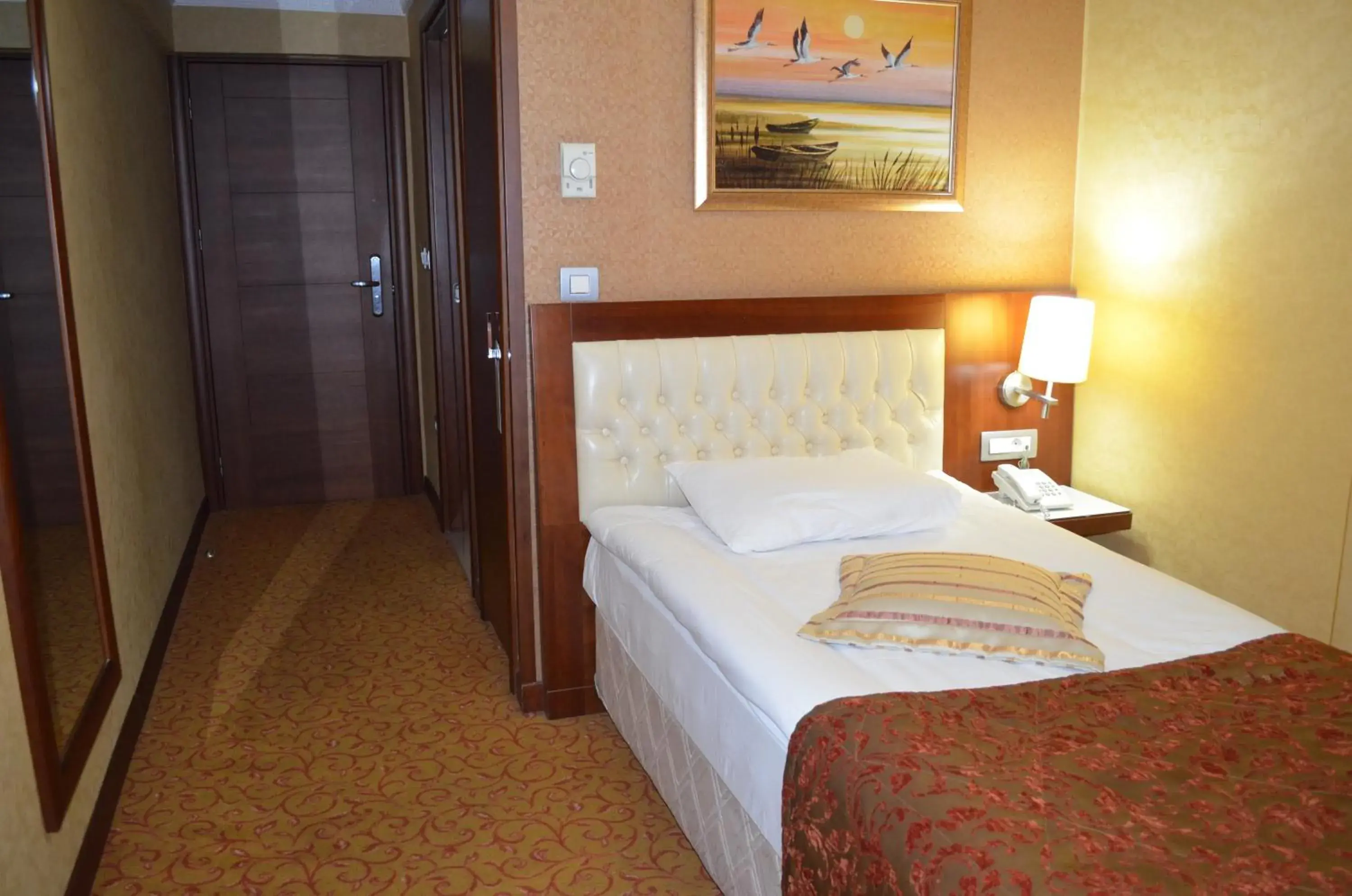 Single Room - single occupancy in Yuksel Hotel Single Room - single occupancy in Yuksel Hotel