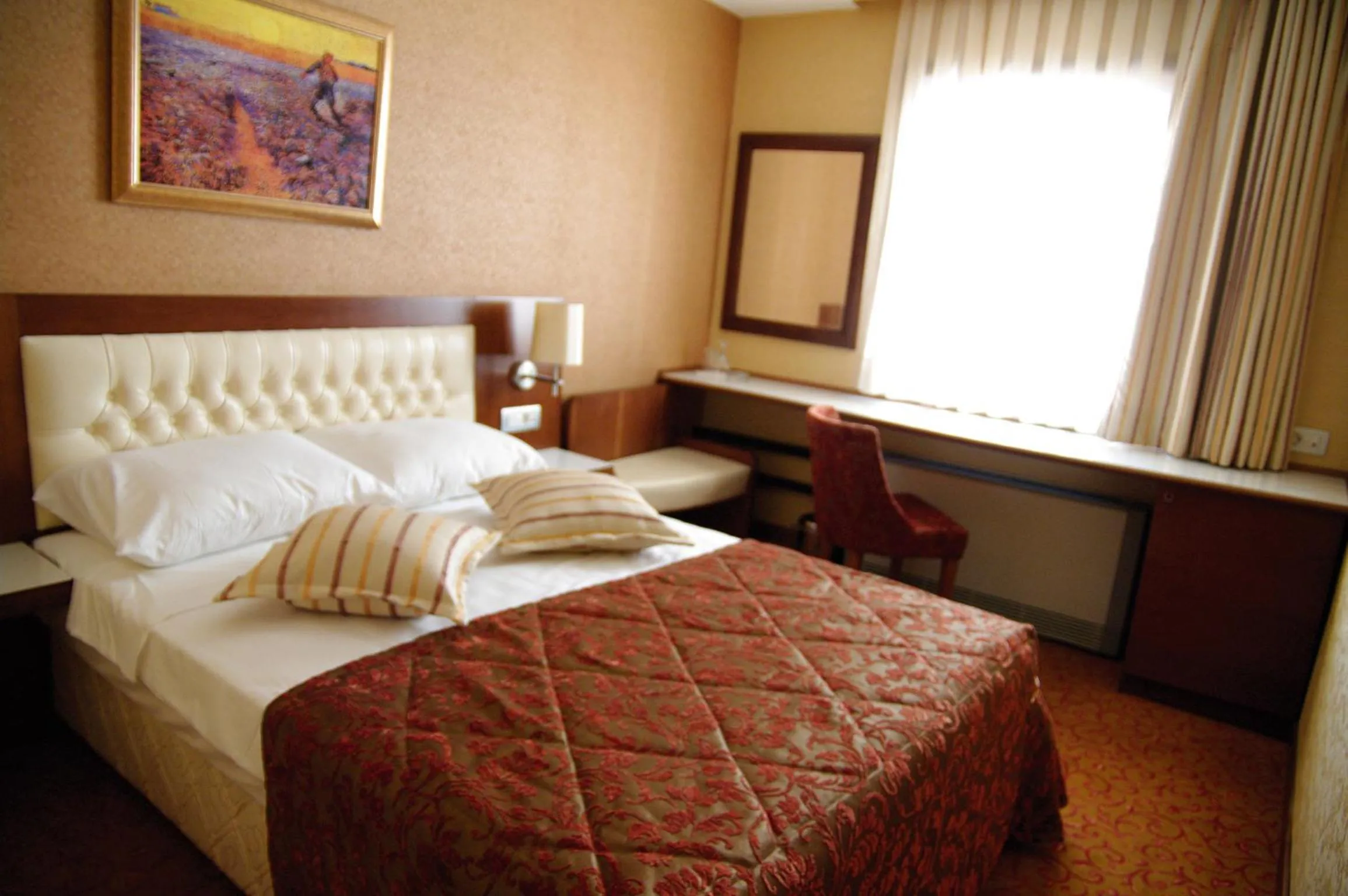 Shower, Bed in Yuksel Hotel