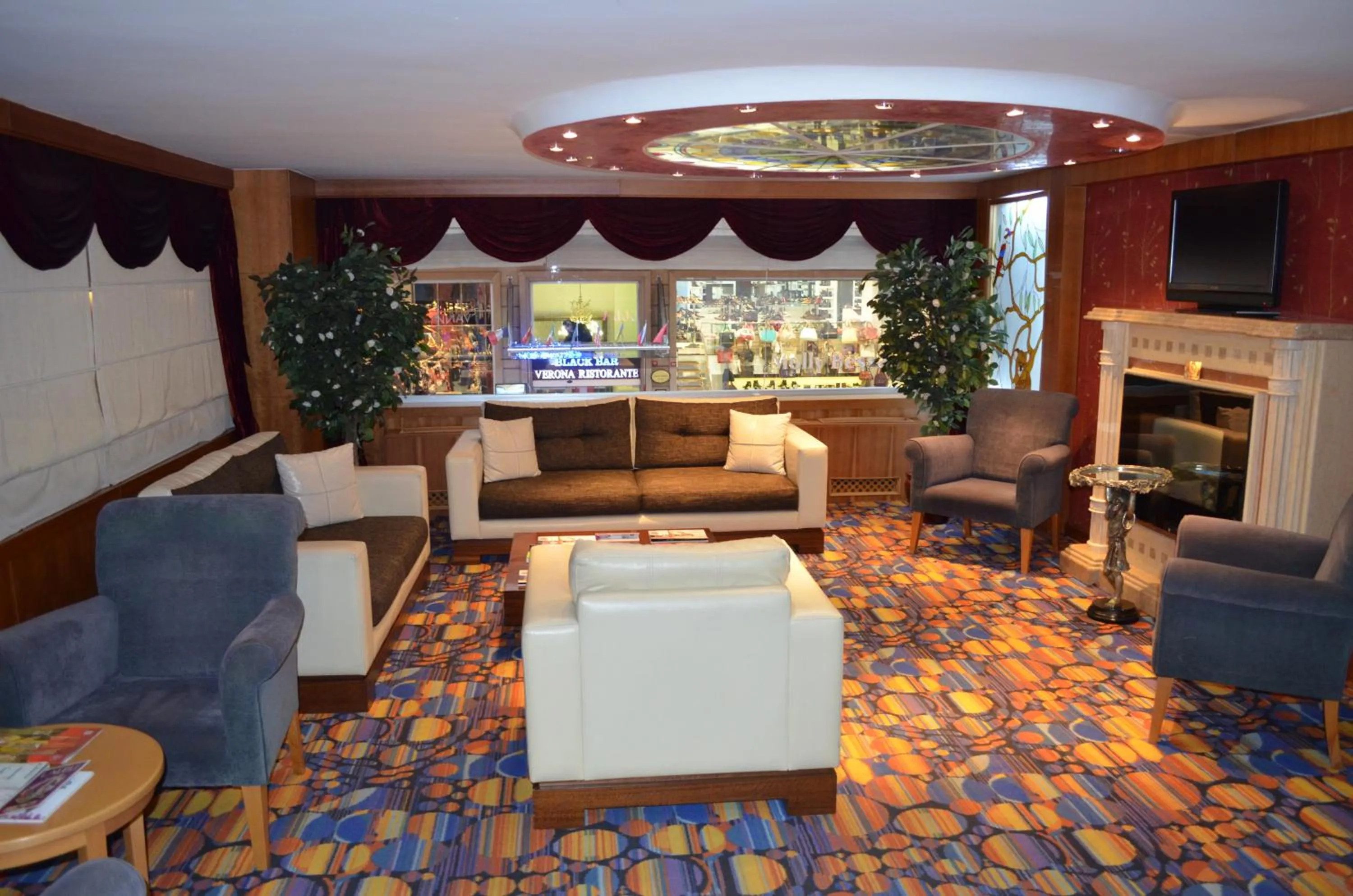 Facade/entrance in Yuksel Hotel