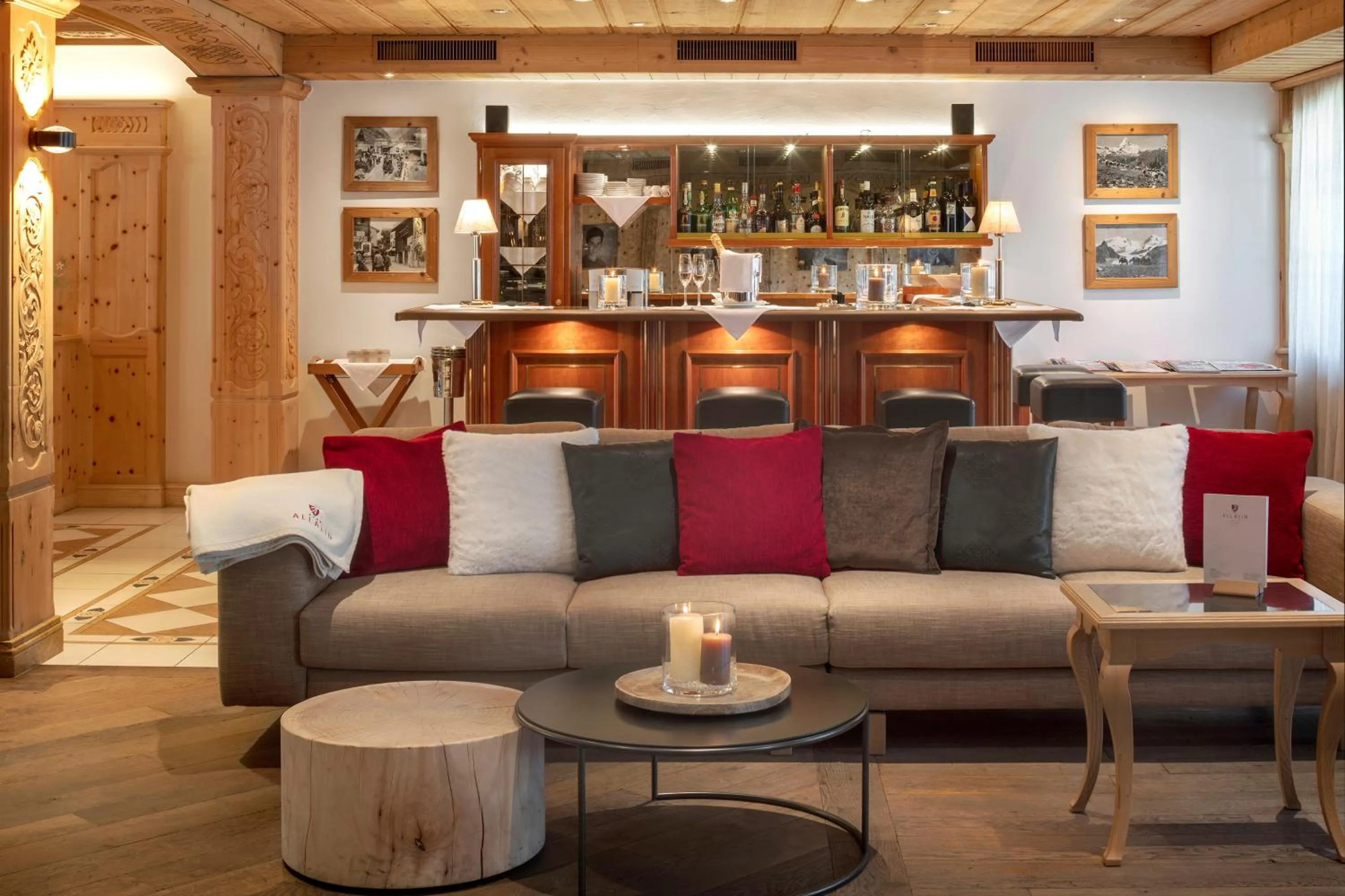 Lobby or reception in Swiss Alpine Hotel Allalin