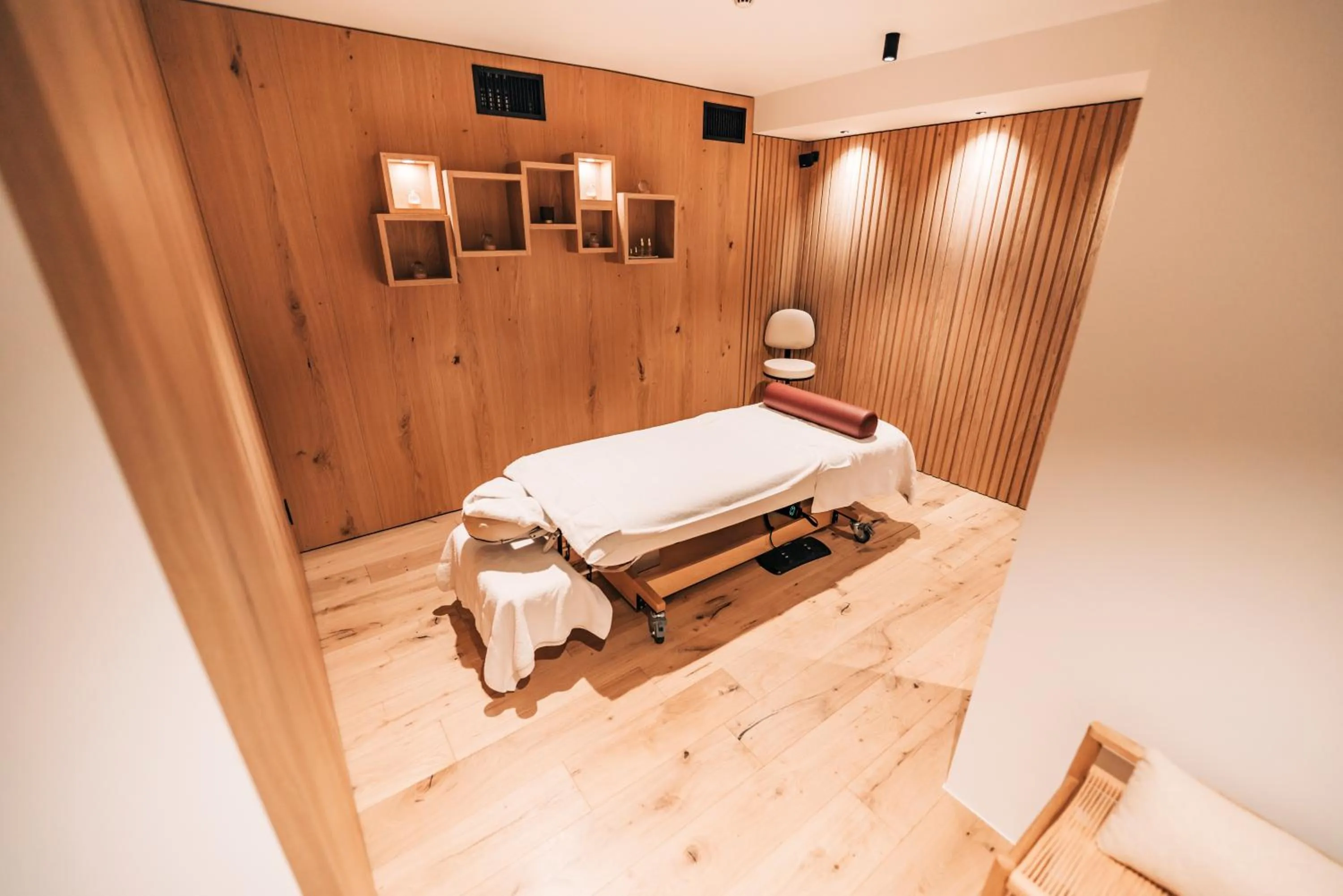 Swiss Alpine Hotel Allalin