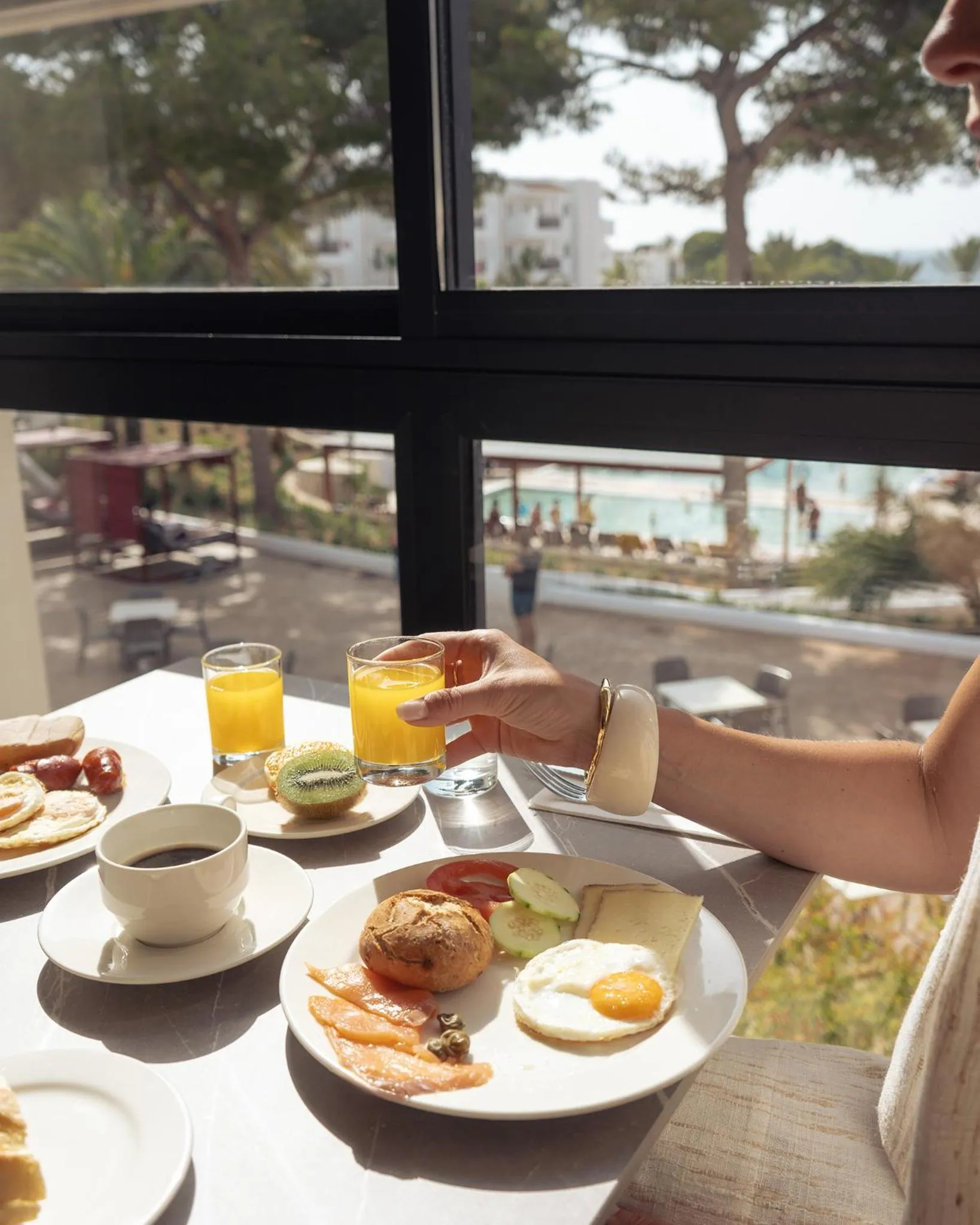 Restaurant/places to eat in Inturotel Esmeralda Park