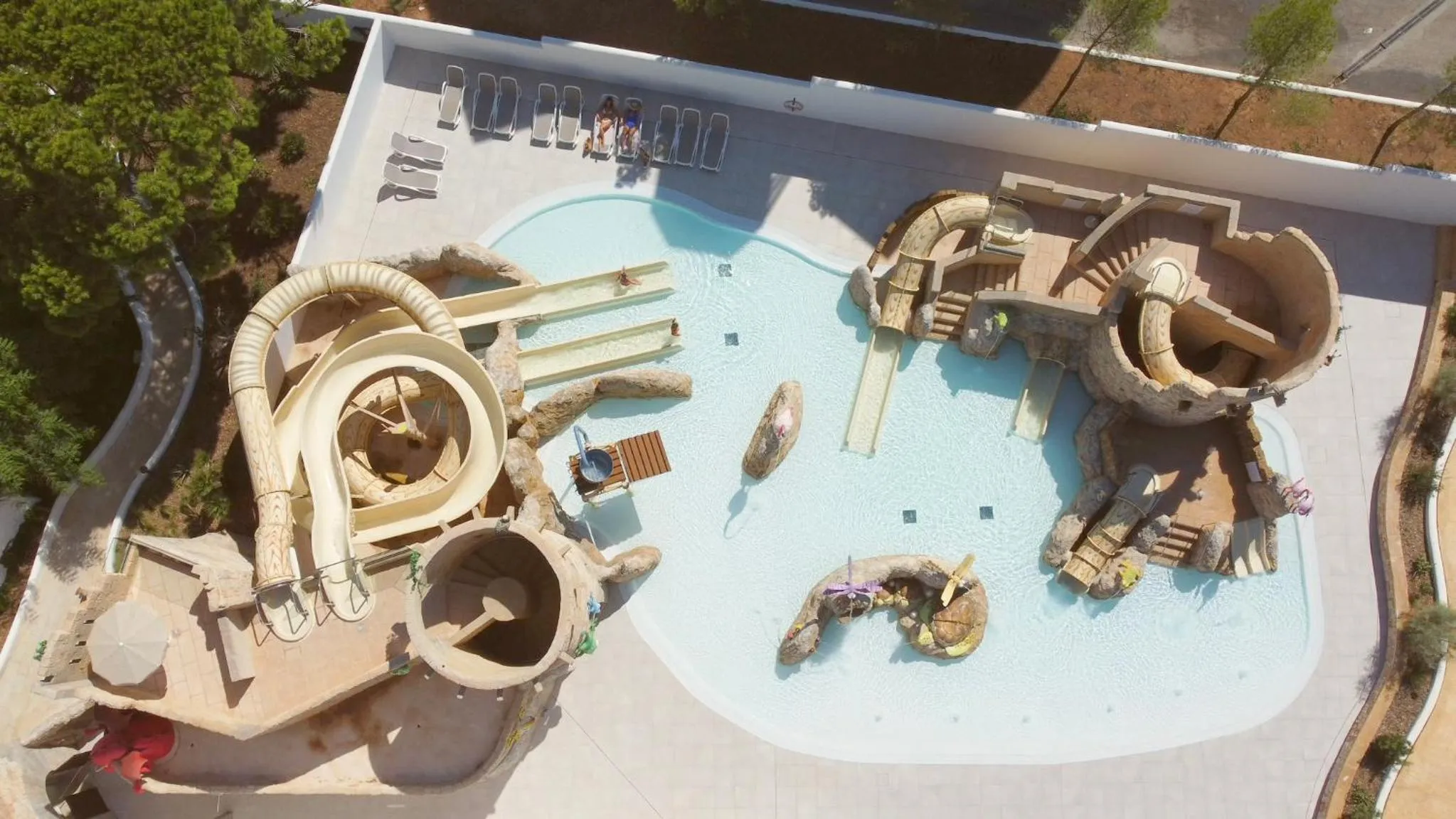 Aqua park in Inturotel Esmeralda Park