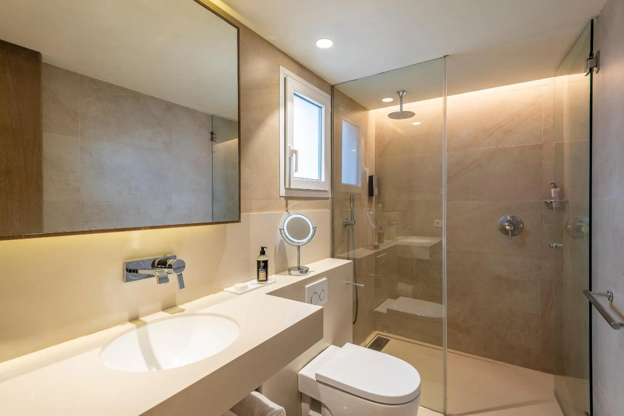 Bathroom in Inturotel Esmeralda Park