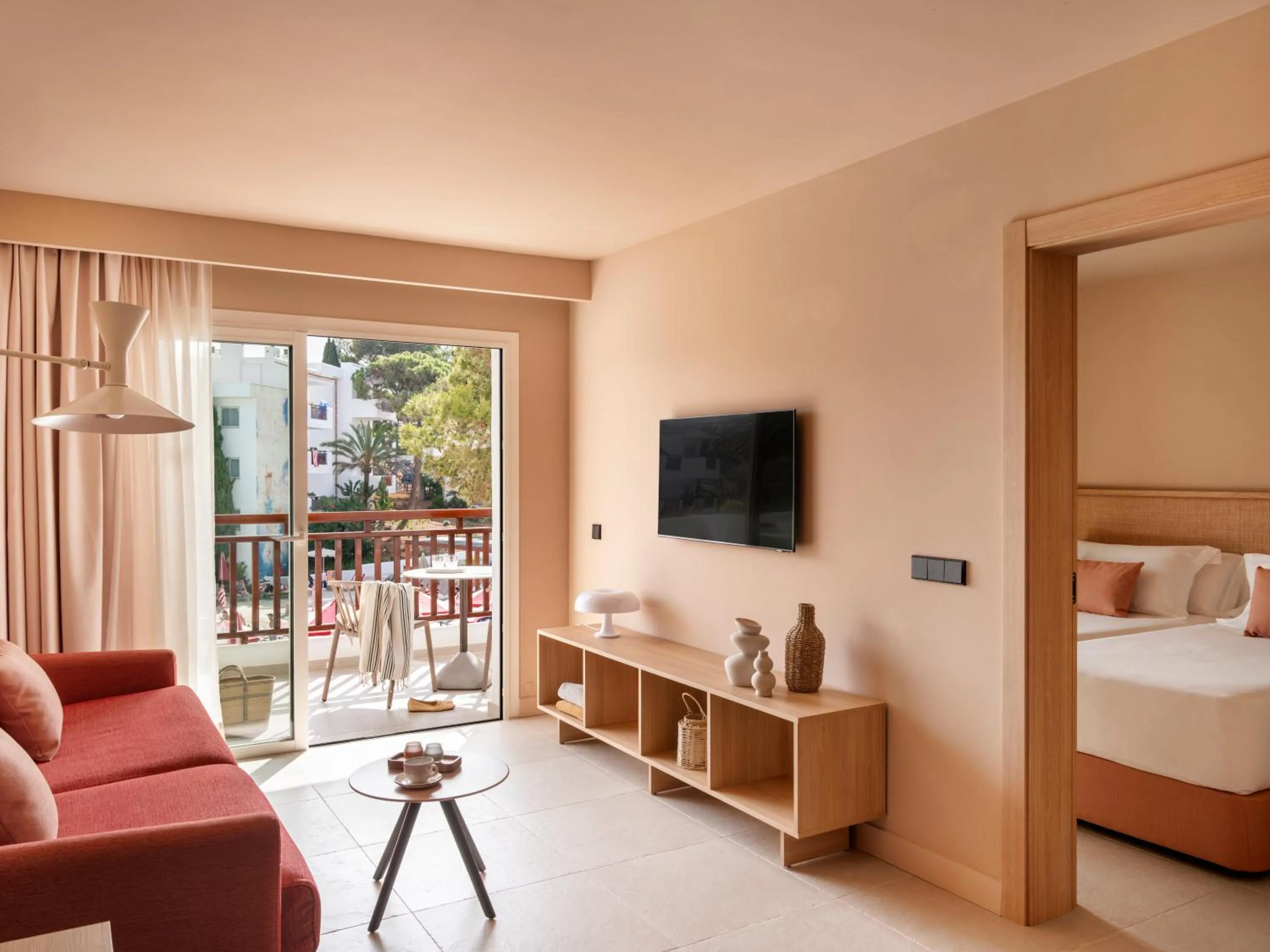 Living room, Bed in Inturotel Esmeralda Park