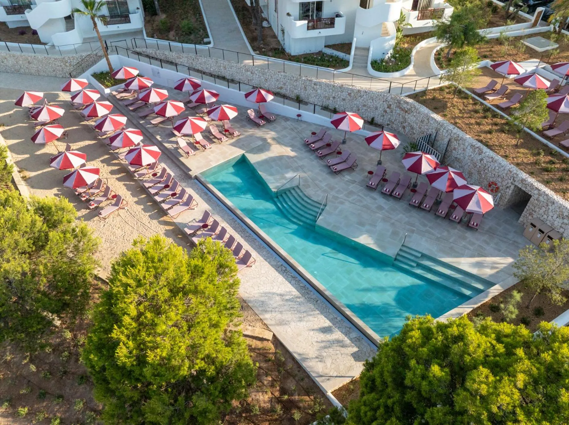 Swimming pool in Inturotel Esmeralda Park