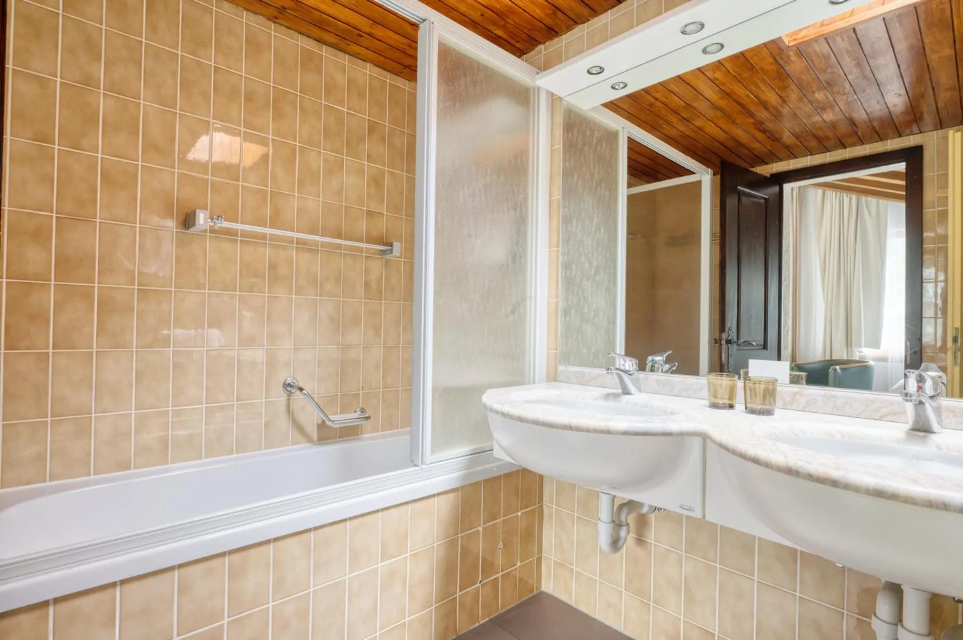 Bathroom in Arca Aparthotel & Spa