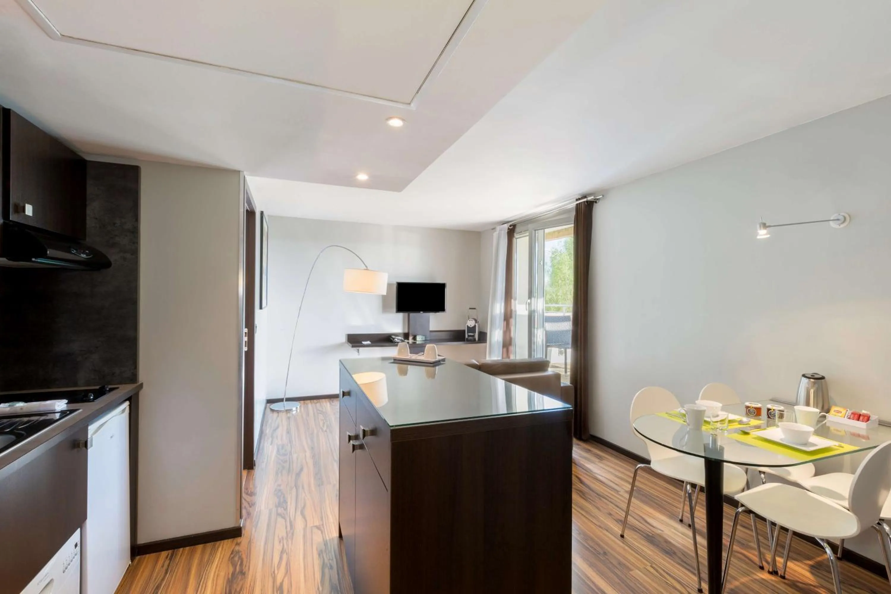 Kitchen or kitchenette in Best Western Park Hotel Geneve-Thoiry