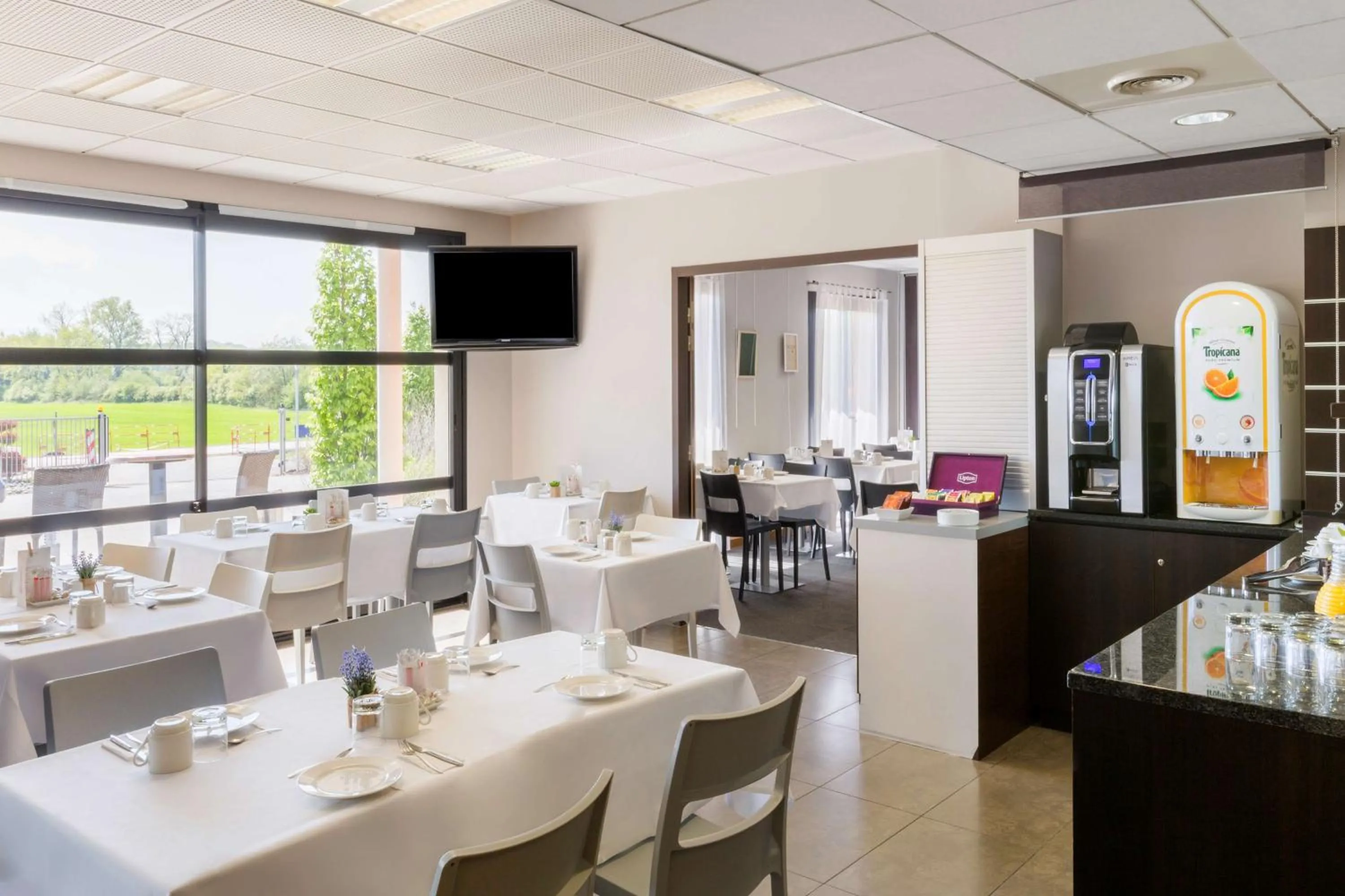 Restaurant/places to eat in Best Western Park Hotel Geneve-Thoiry