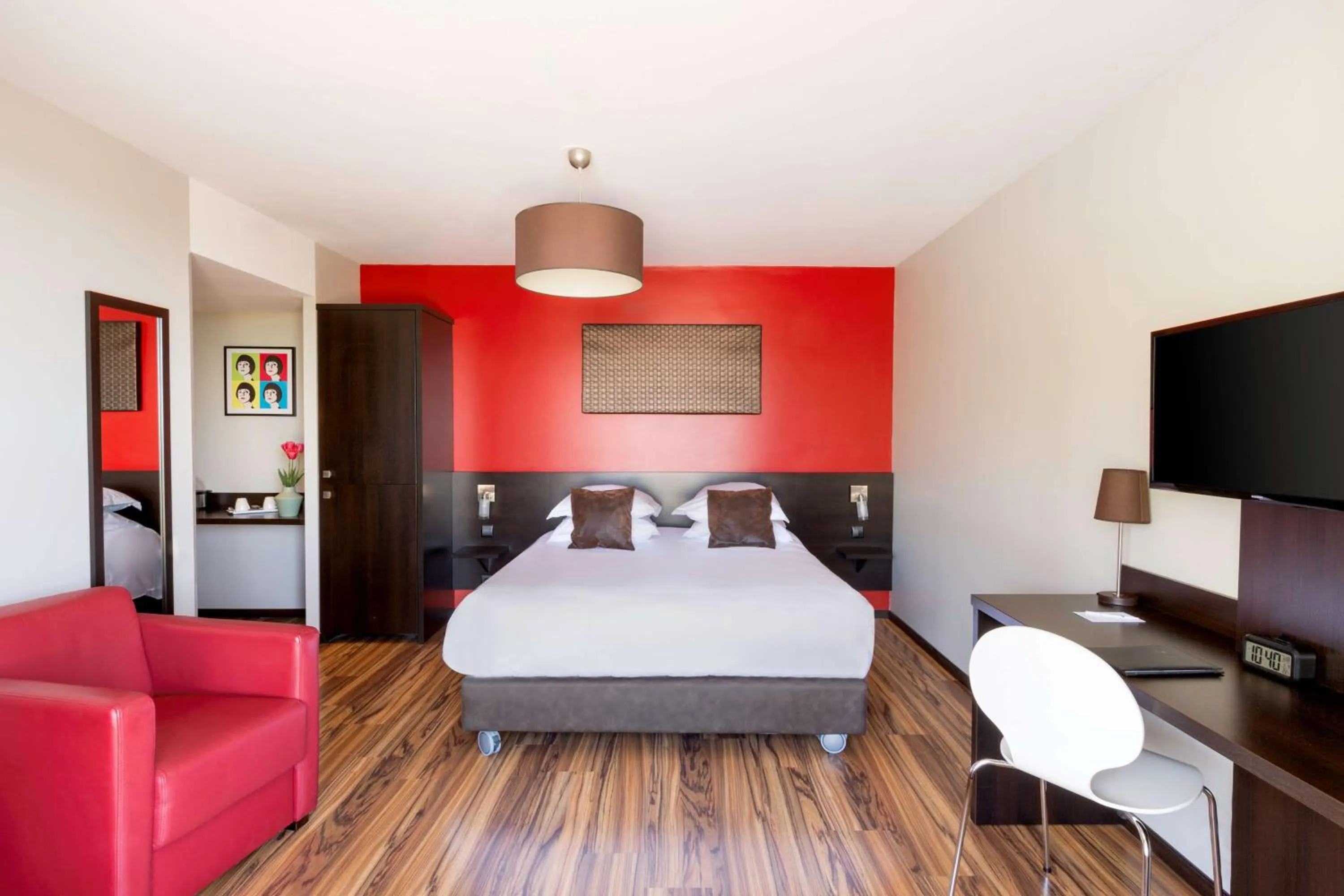 Photo of the whole room, Bed in Best Western Park Hotel Geneve-Thoiry