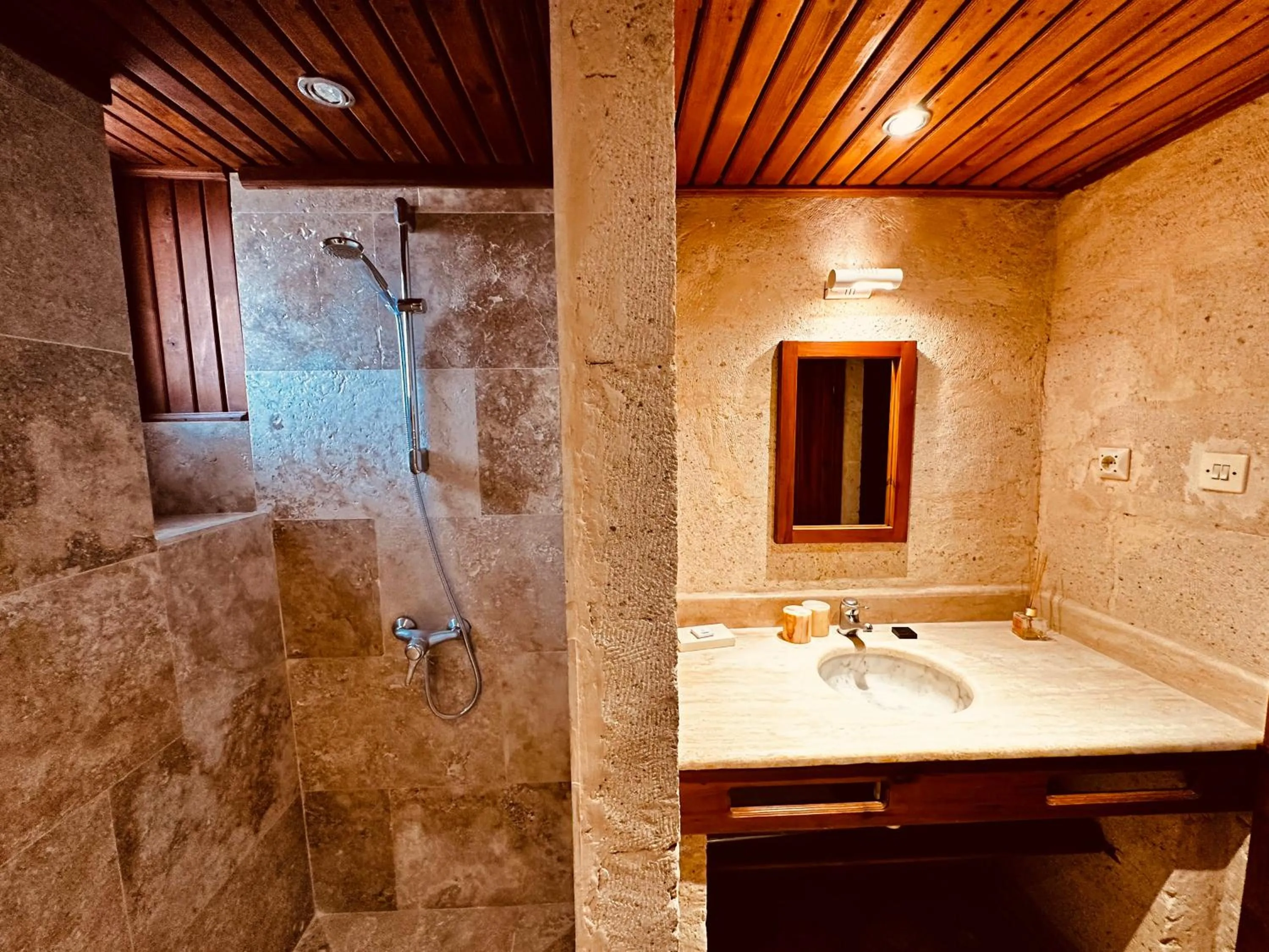 Shower in Les Maisons De Cappadoce