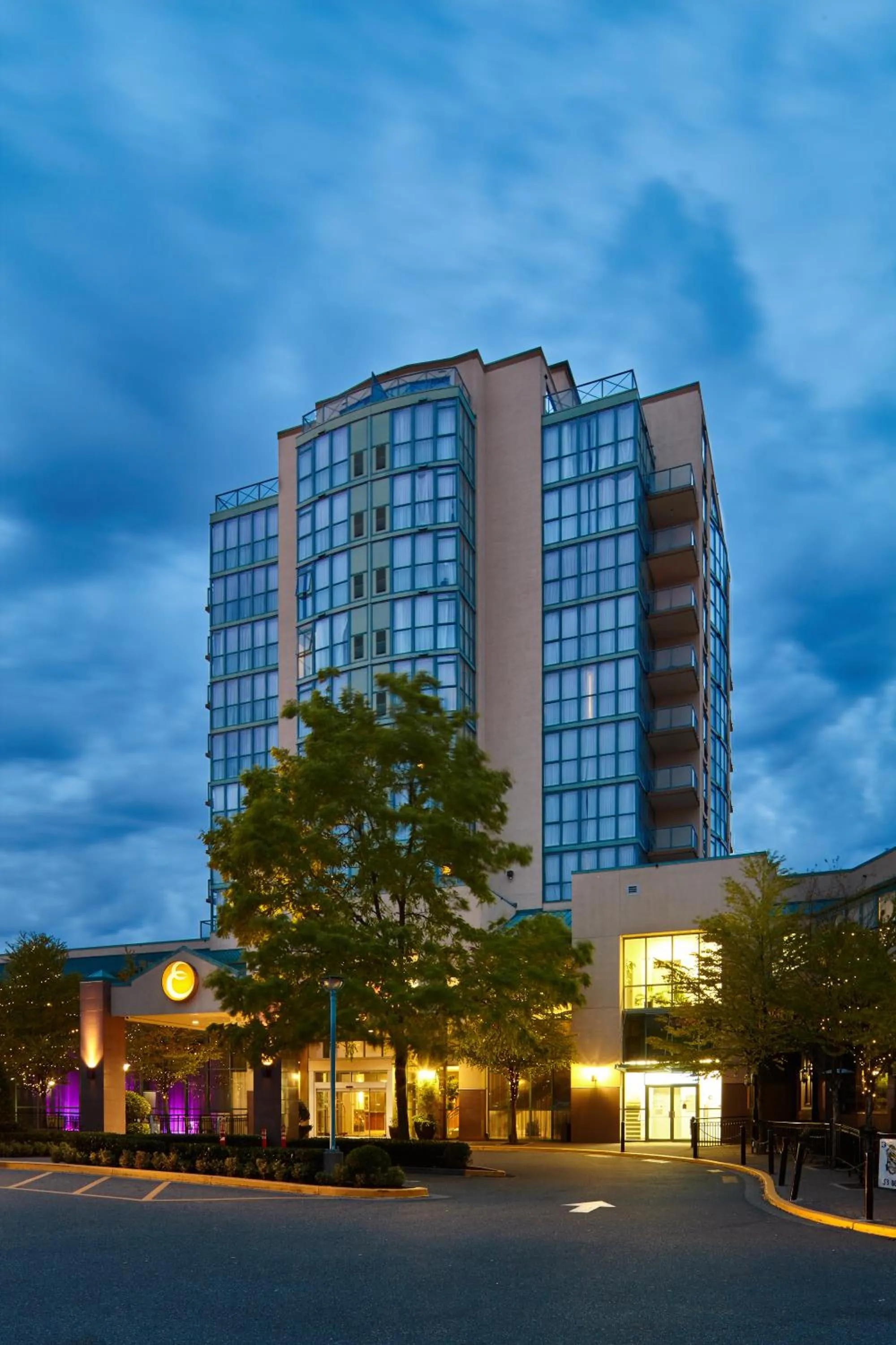 Facade/entrance in Executive Plaza Hotel & Conference Centre, Metro Vancouver
