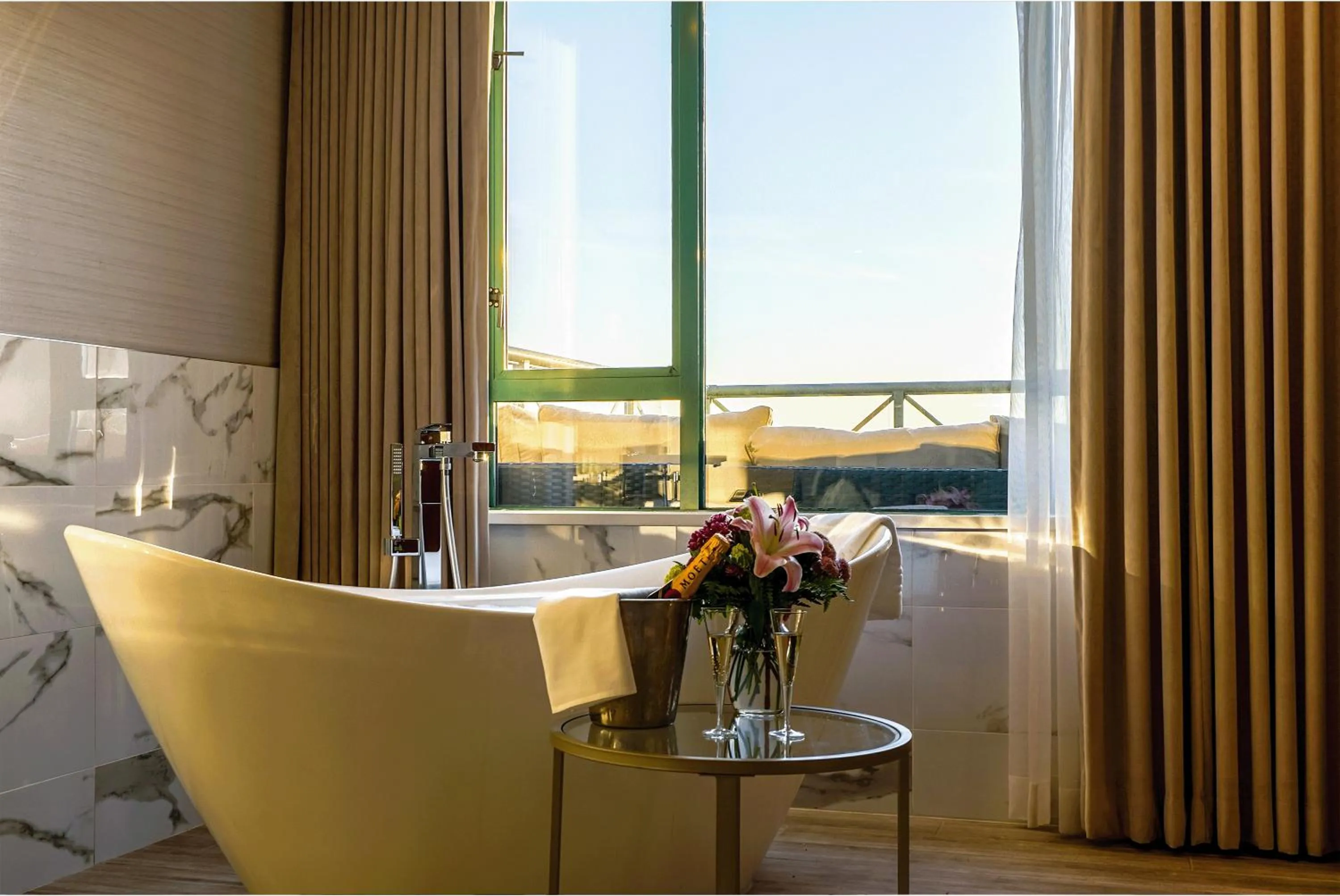 Executive Plaza Hotel & Conference Centre, Metro Vancouver